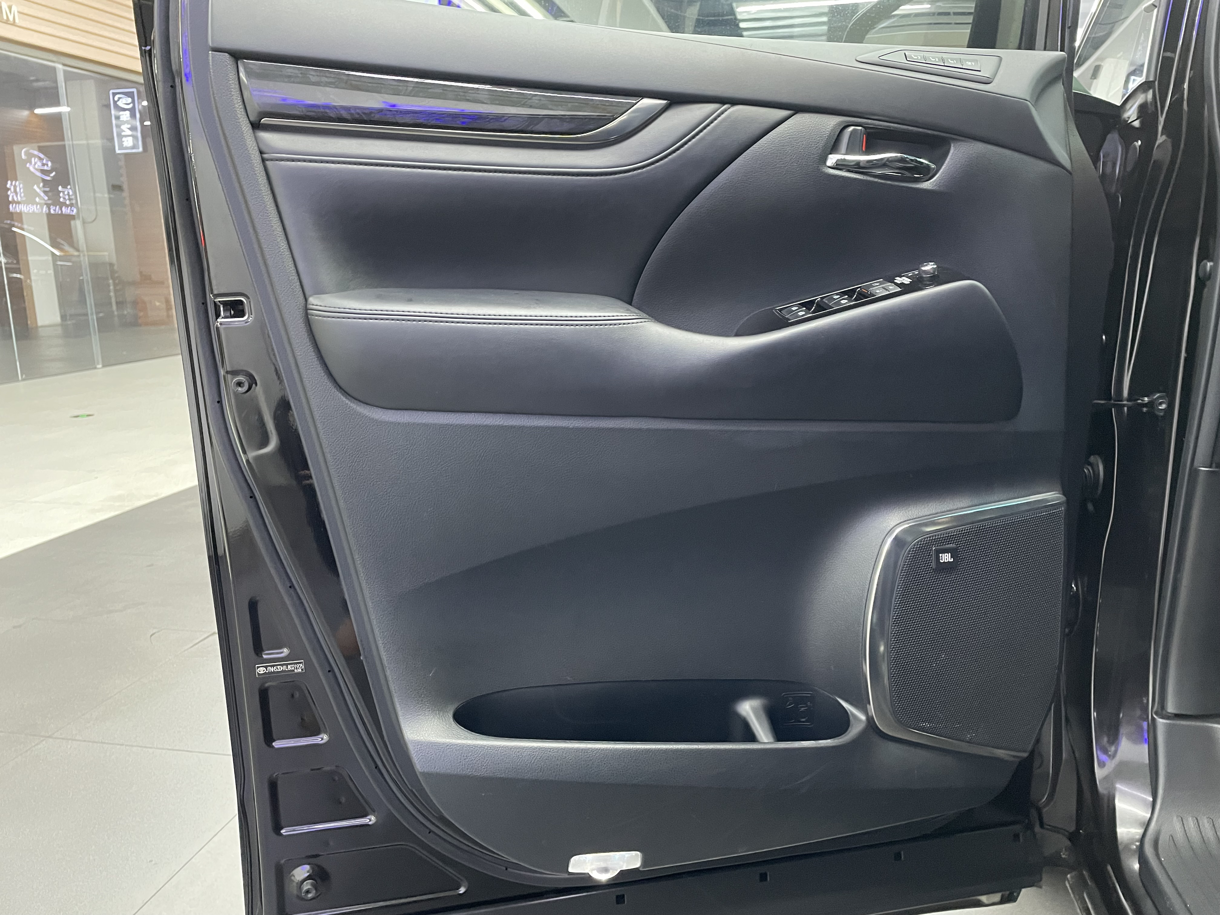 Toyota Vellfire 2020 car image #14