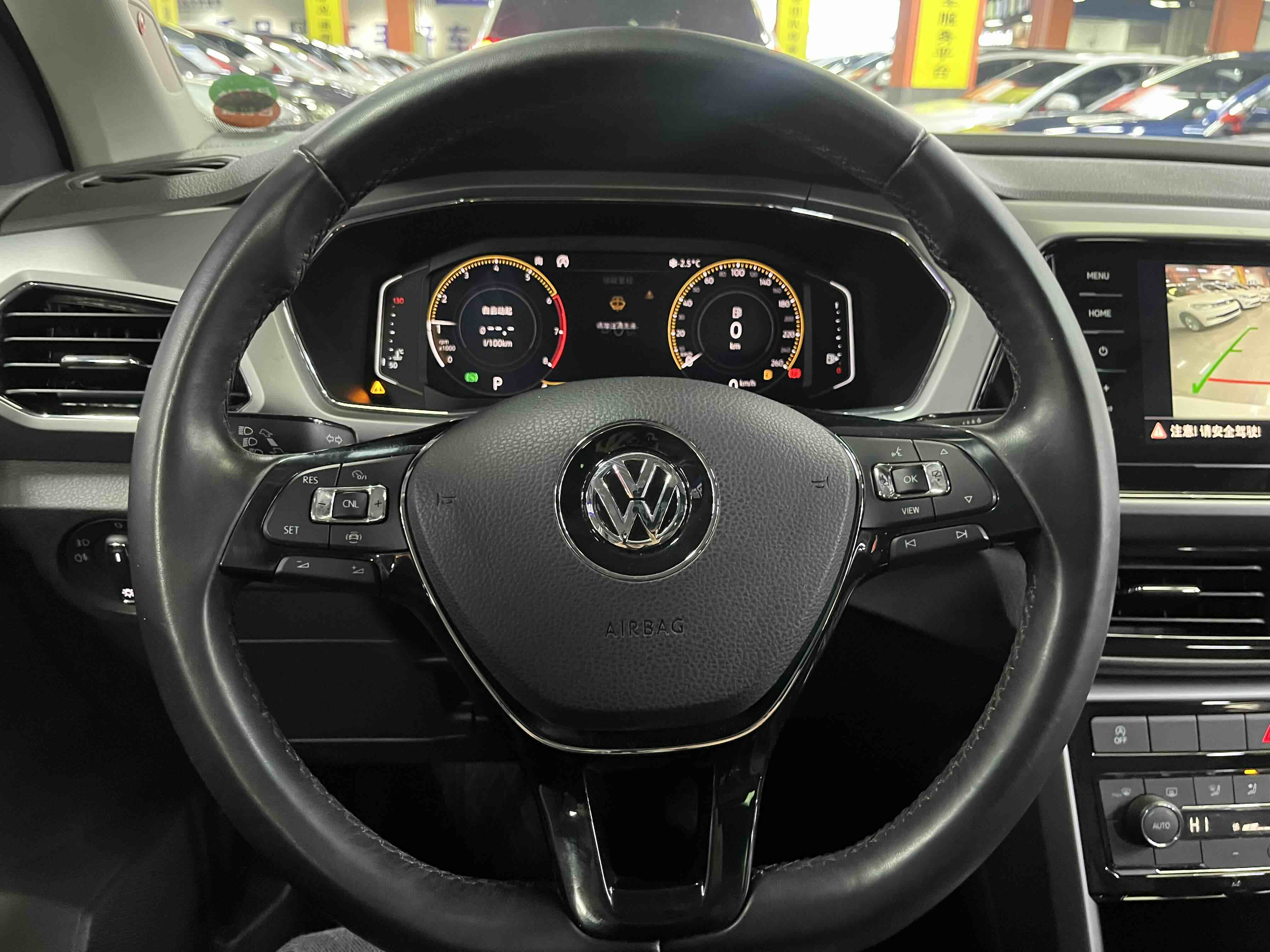 Volkswagen T-Cross 2020 #14 Volkswagen T-Cross 2020 car image #14