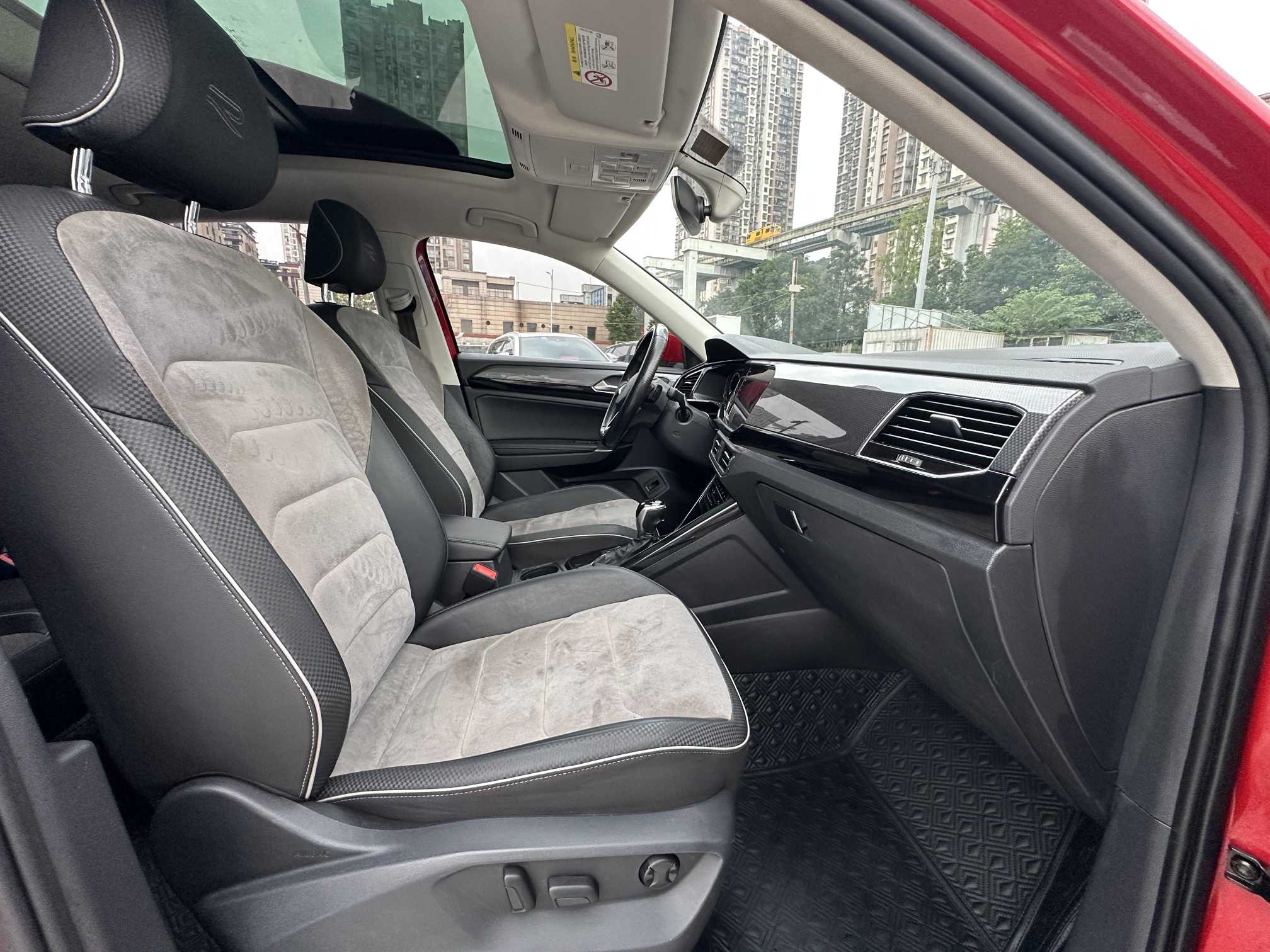 Volkswagen Tayron X 2021 car image #14