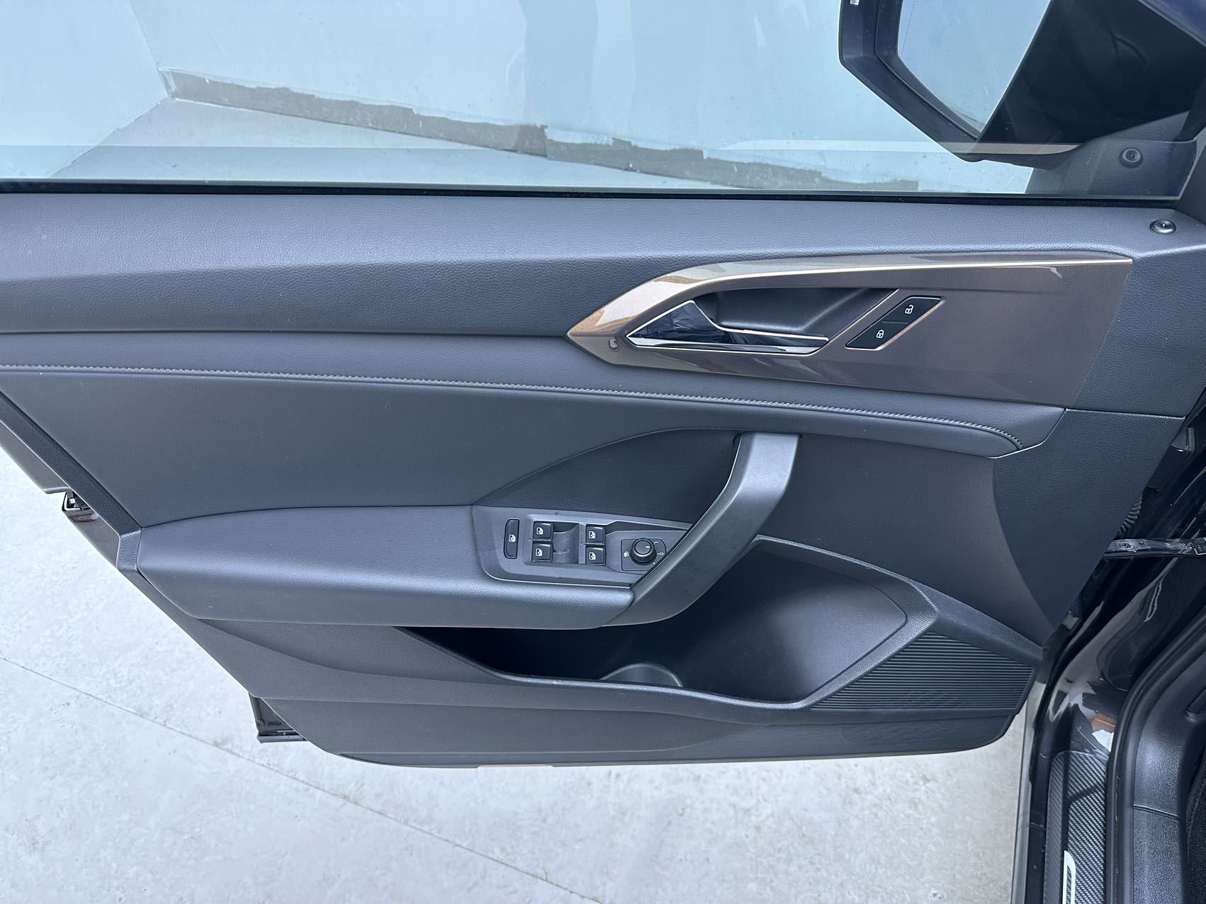 Volkswagen Tharu 2022 car image #14