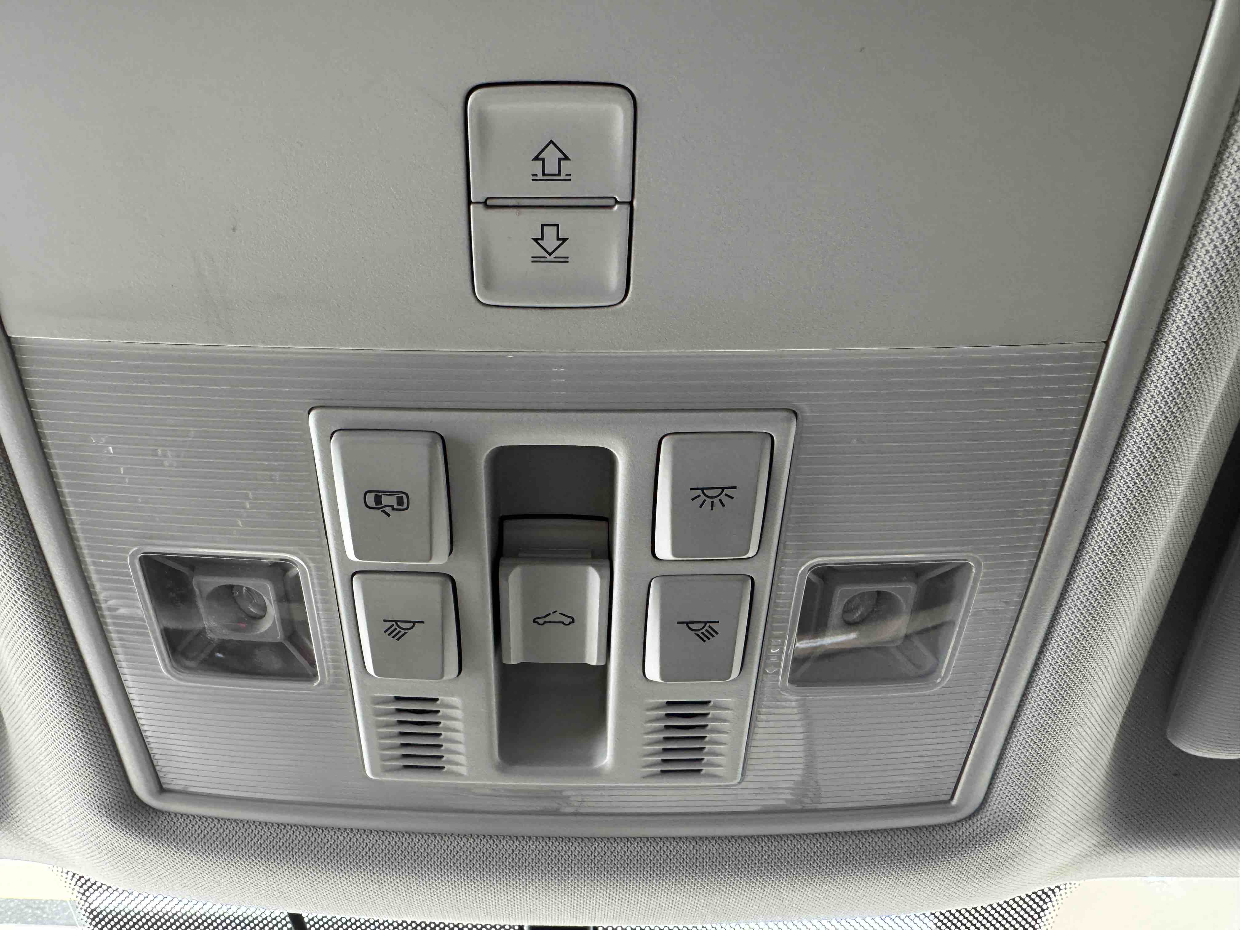 Volkswagen Tharu 2021 car image #14