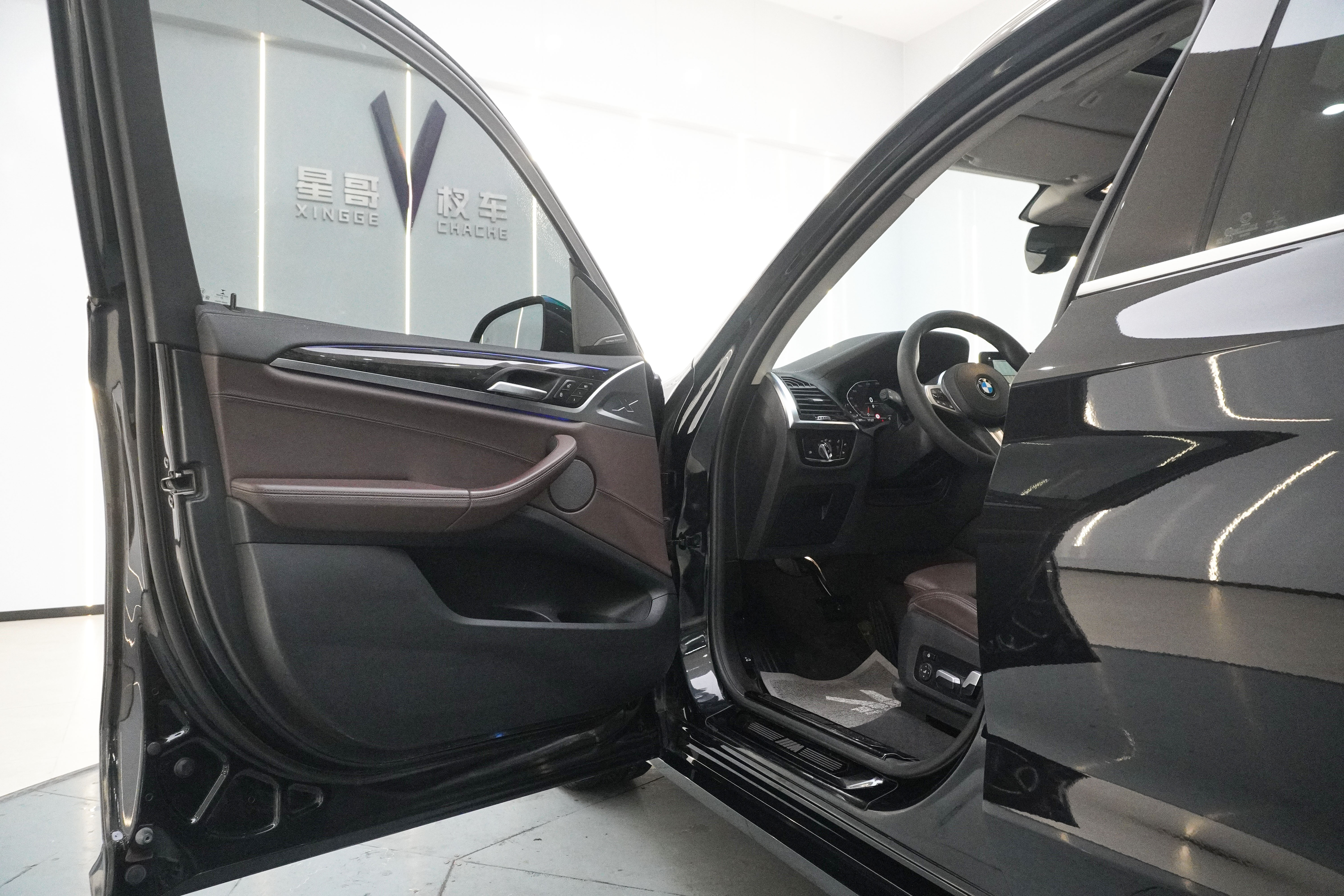 BMW X3 2021 car image #14