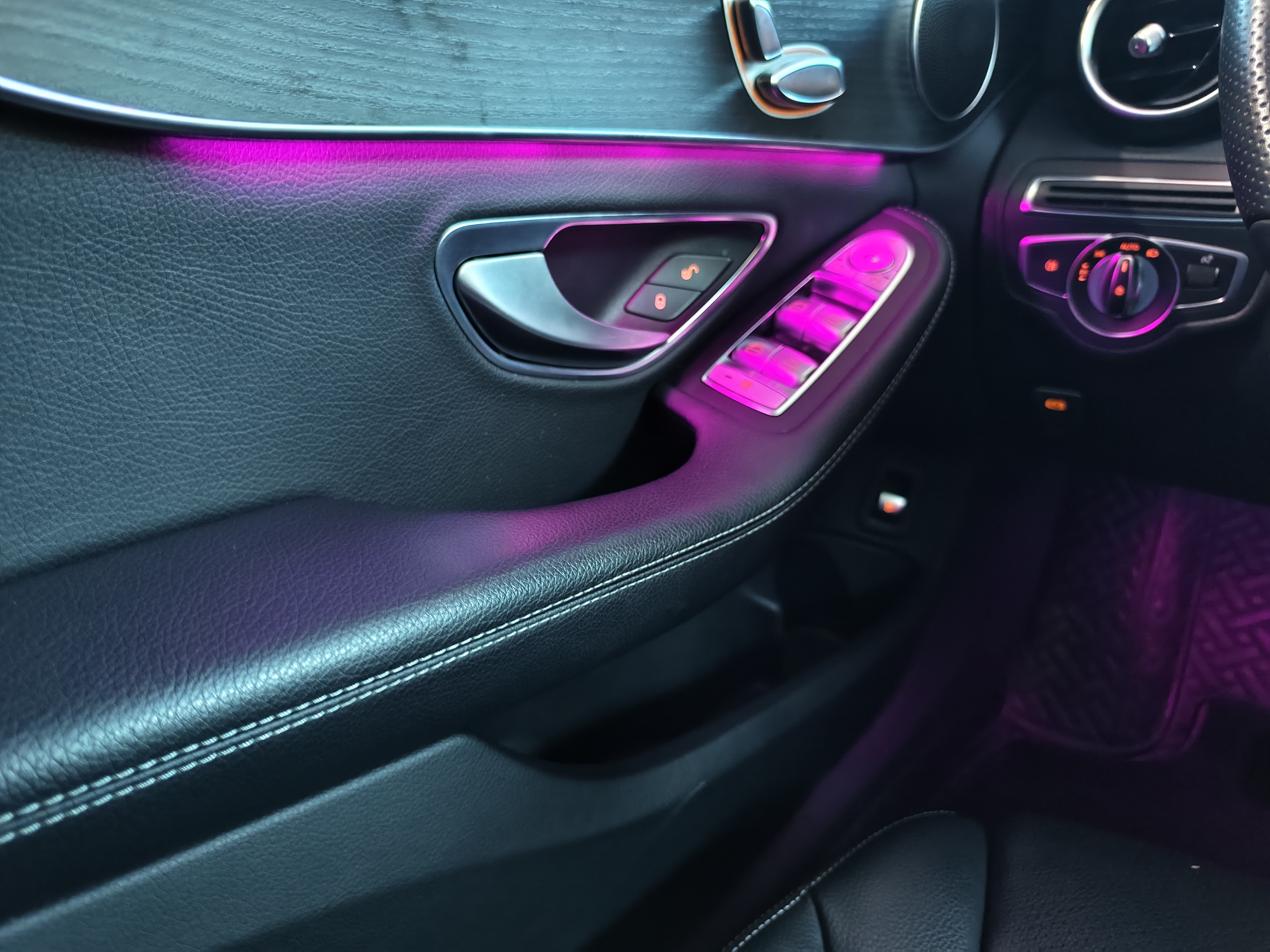 Mercedes-Benz C Class 2022 car image #14