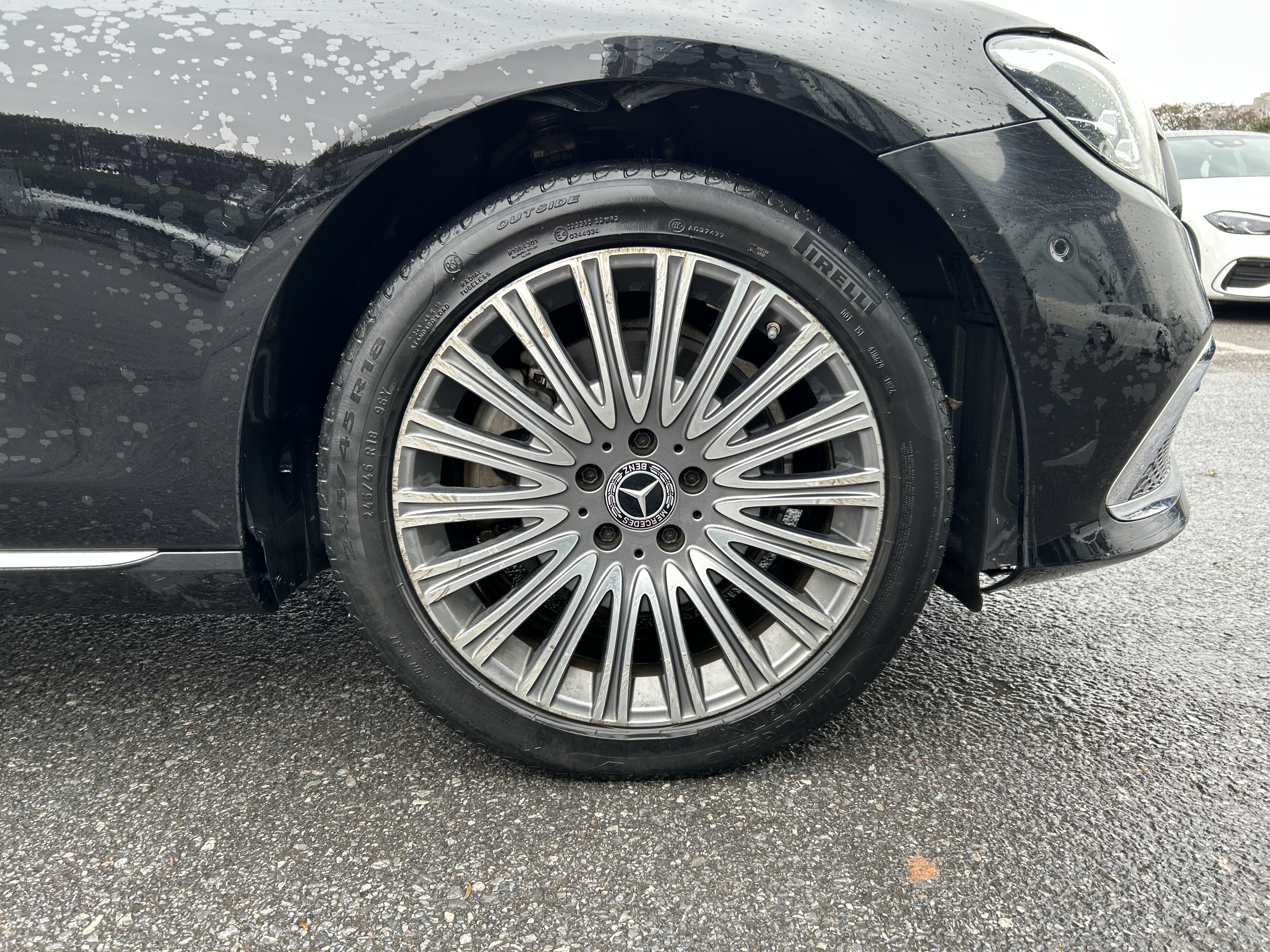 Mercedes-Benz E Class 2021 car image #14