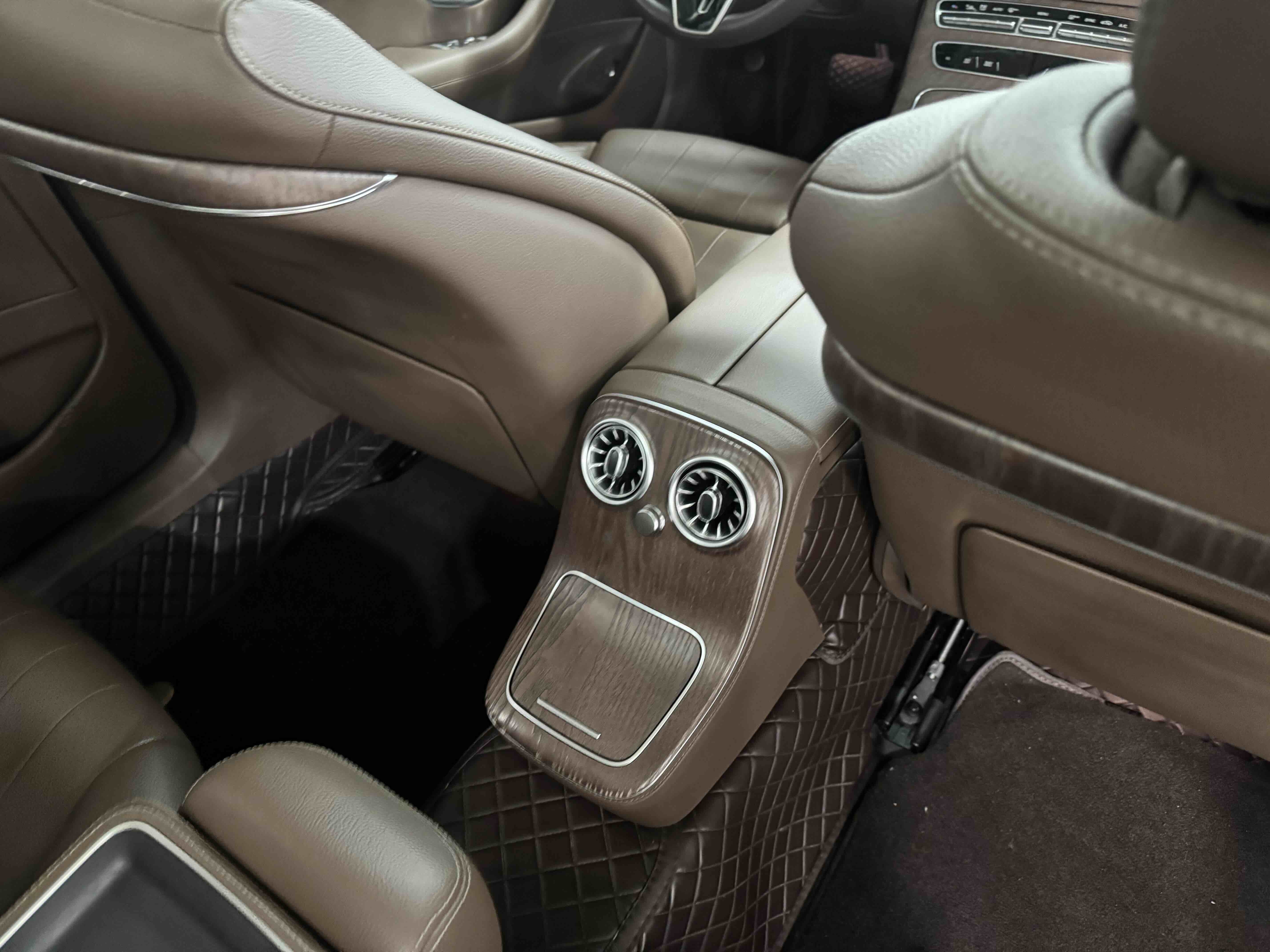 Mercedes-Benz E Class 2022 car image #14