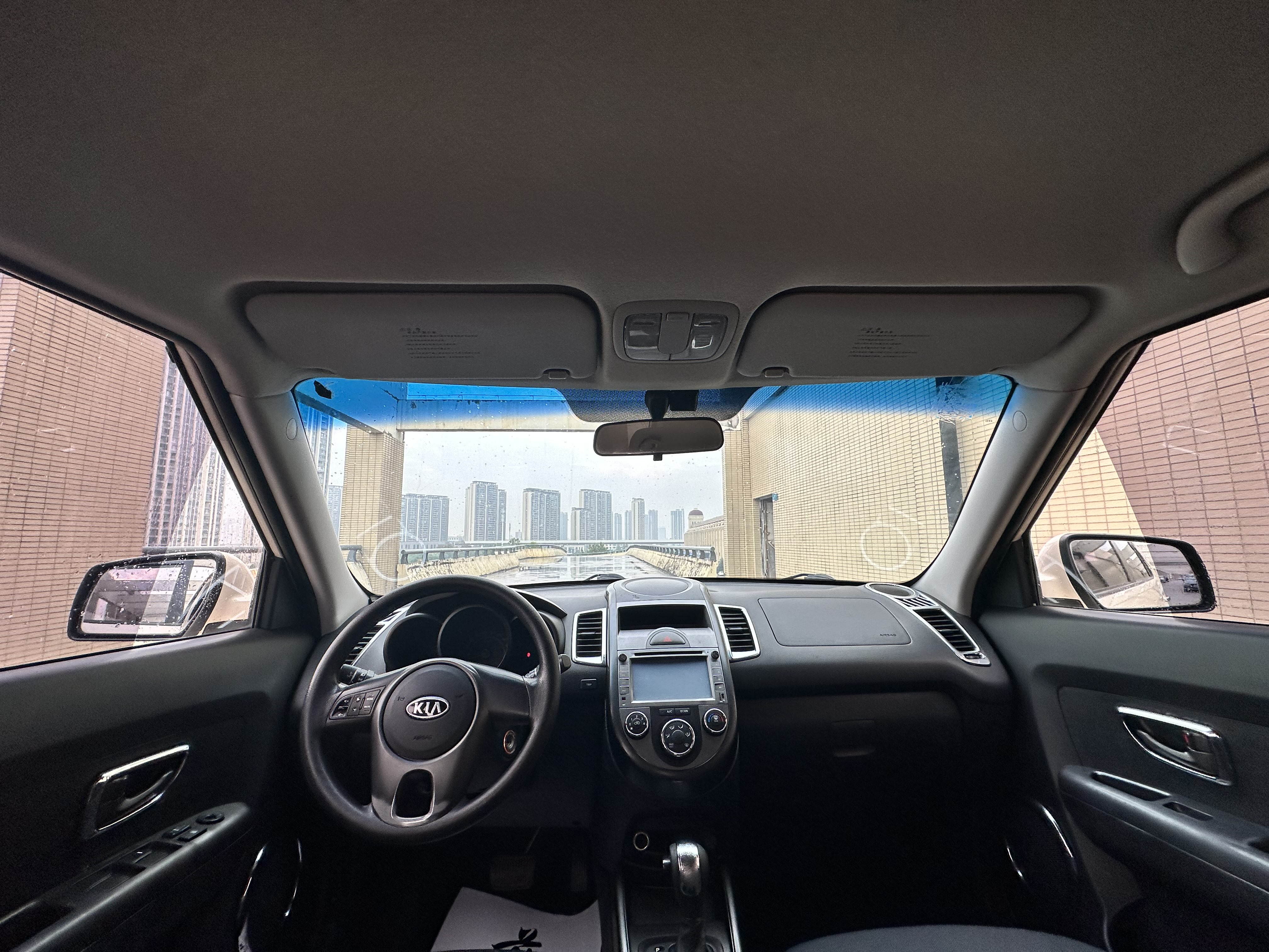 起亚 秀尔 2012 汽车图片 #14