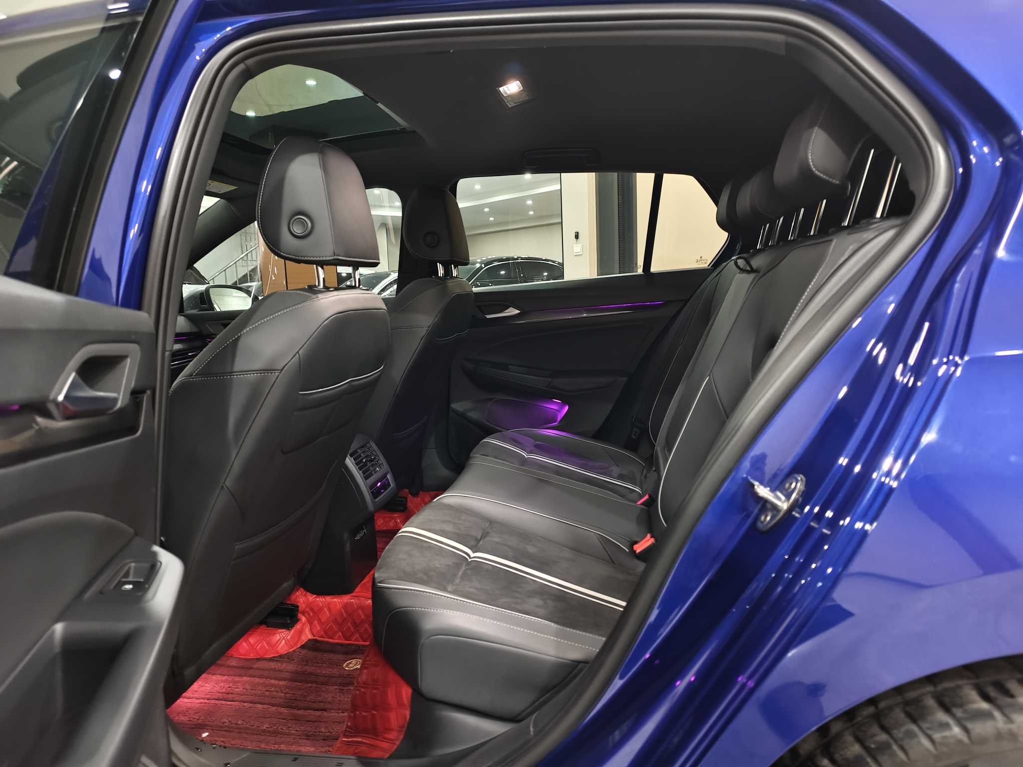 Volkswagen Golf 2021 car image #14