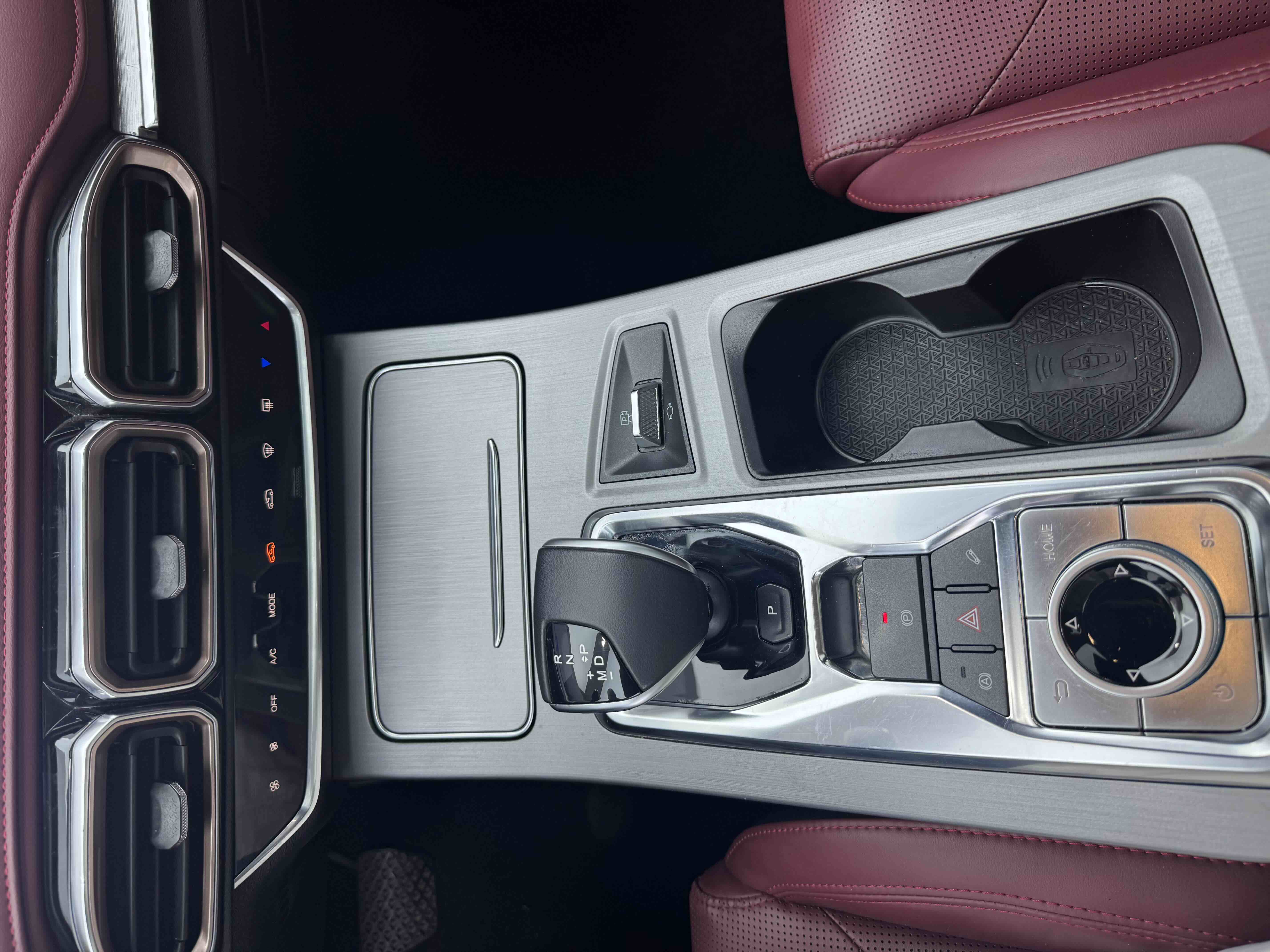 Jetour X70 PLUS 2022 car image #14