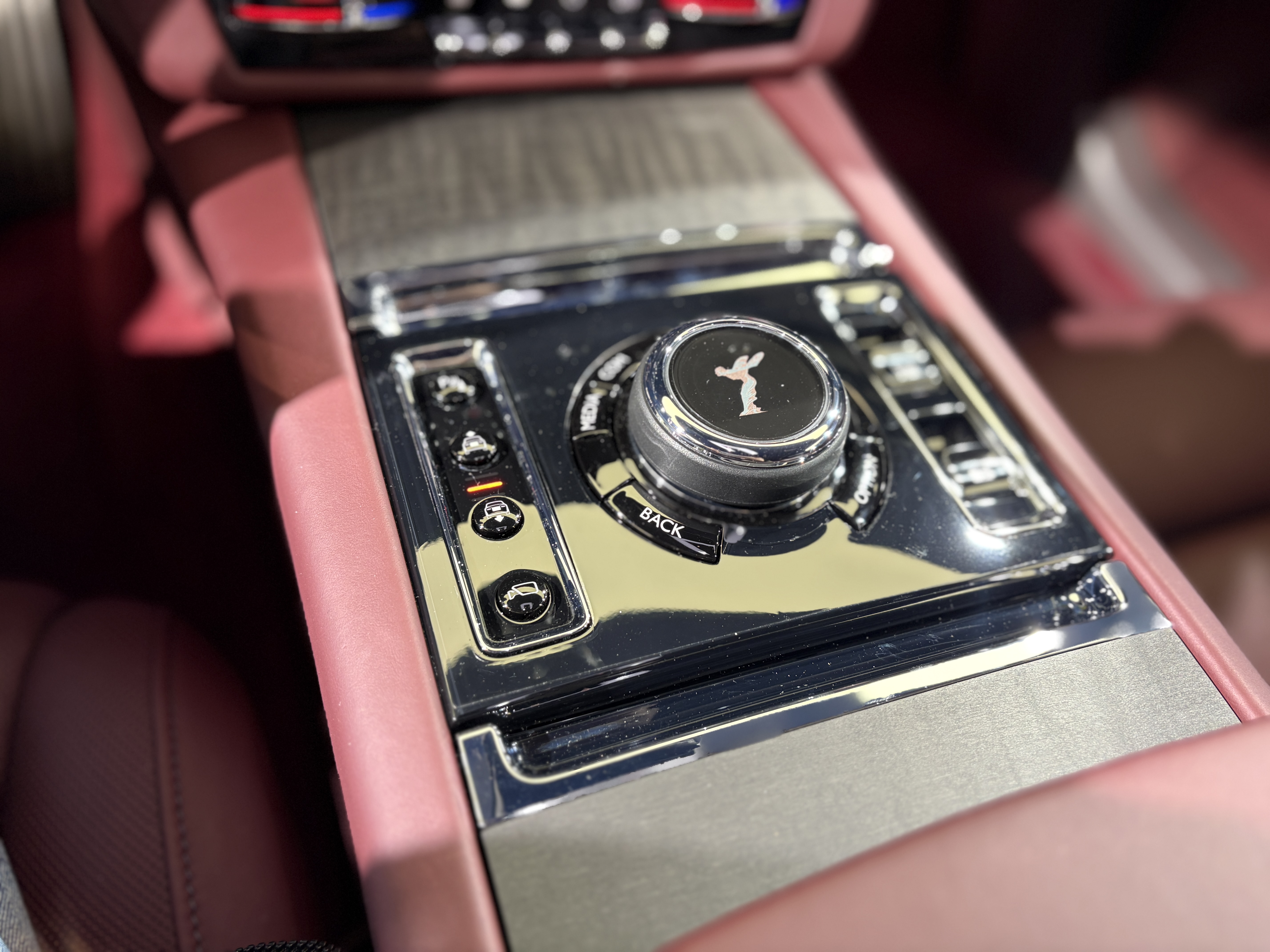 劳斯莱斯 古思特 2022 #14 劳斯莱斯 古思特 2022 汽车图片 #14