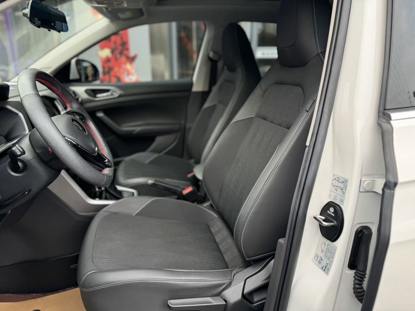 Volkswagen T-Cross 2020 car image #14
