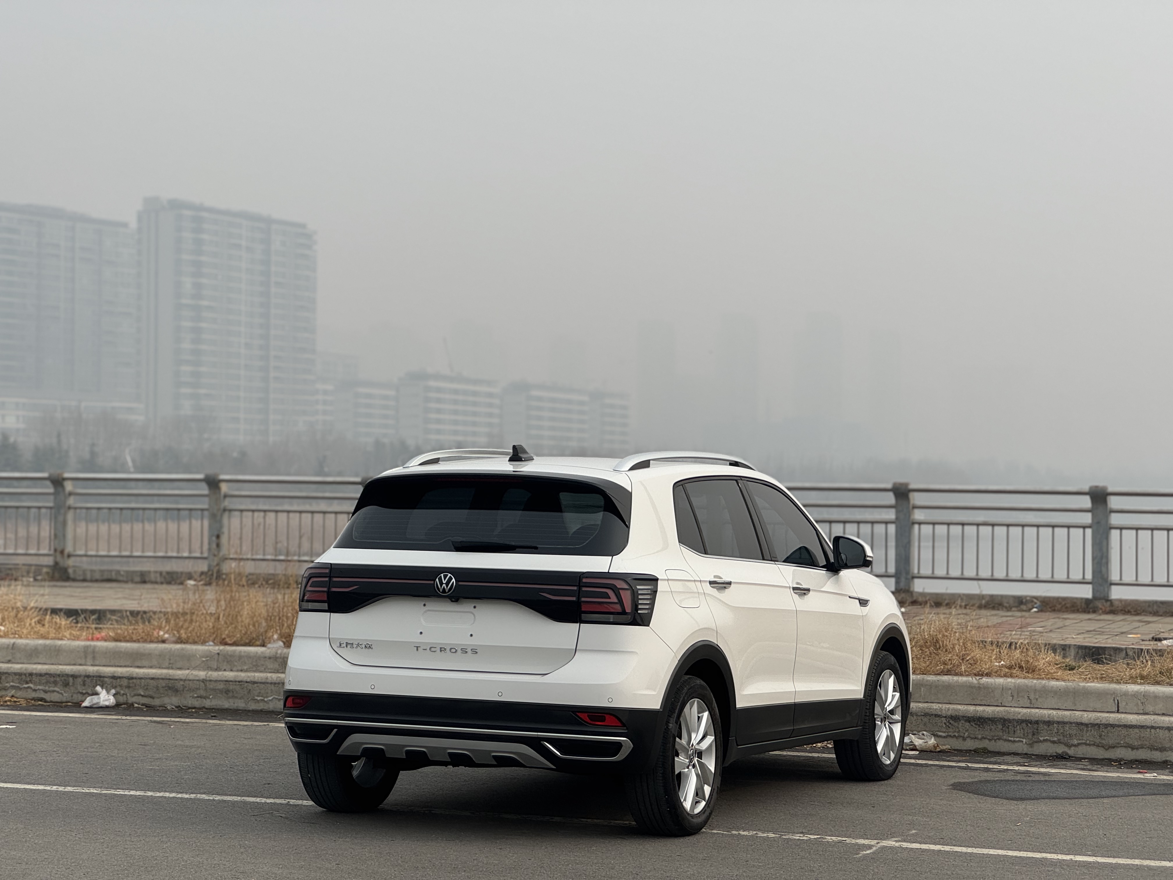 Volkswagen T-Cross 2021 car image #14