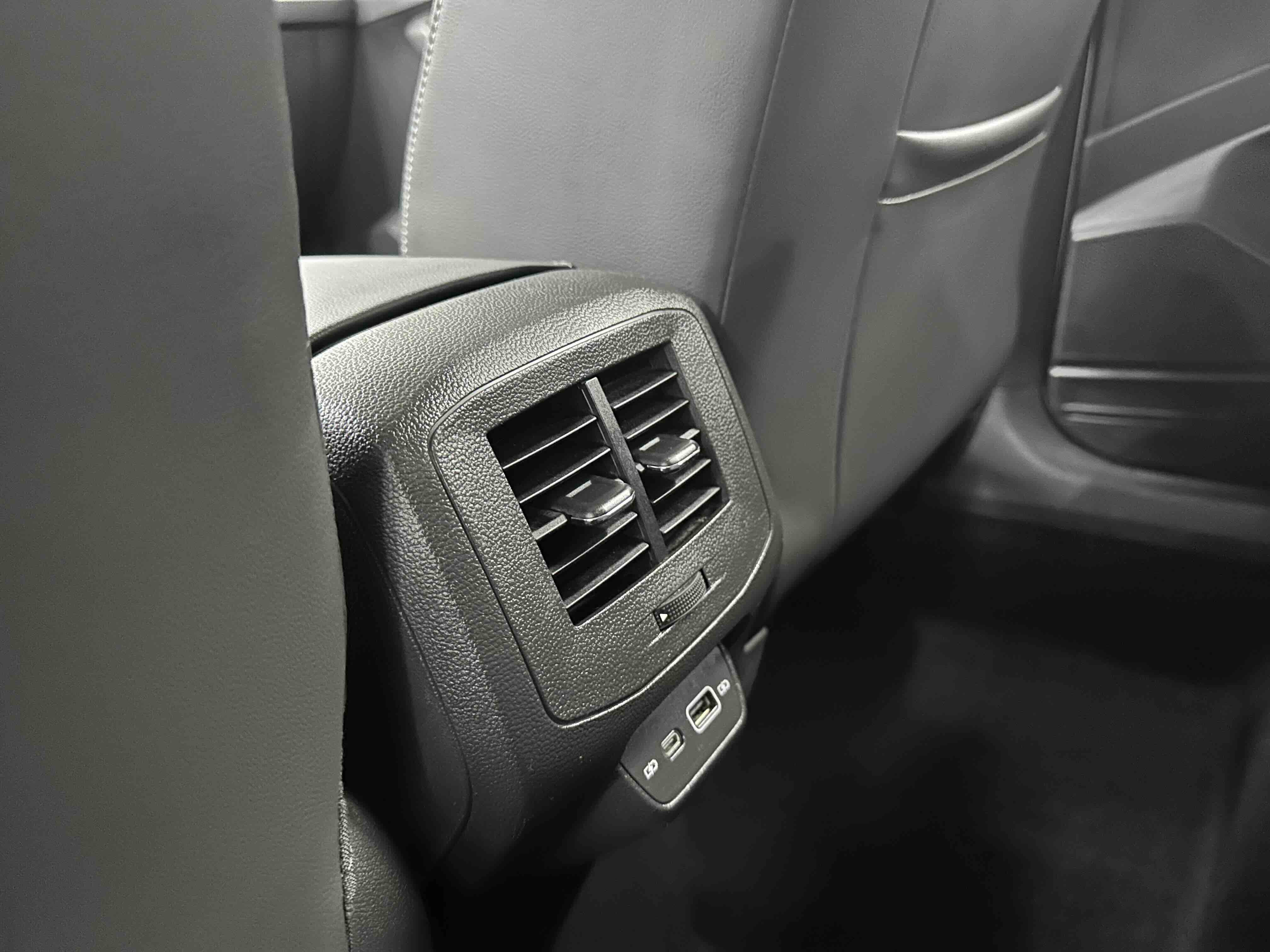 Volkswagen T-Cross 2021 car image #14