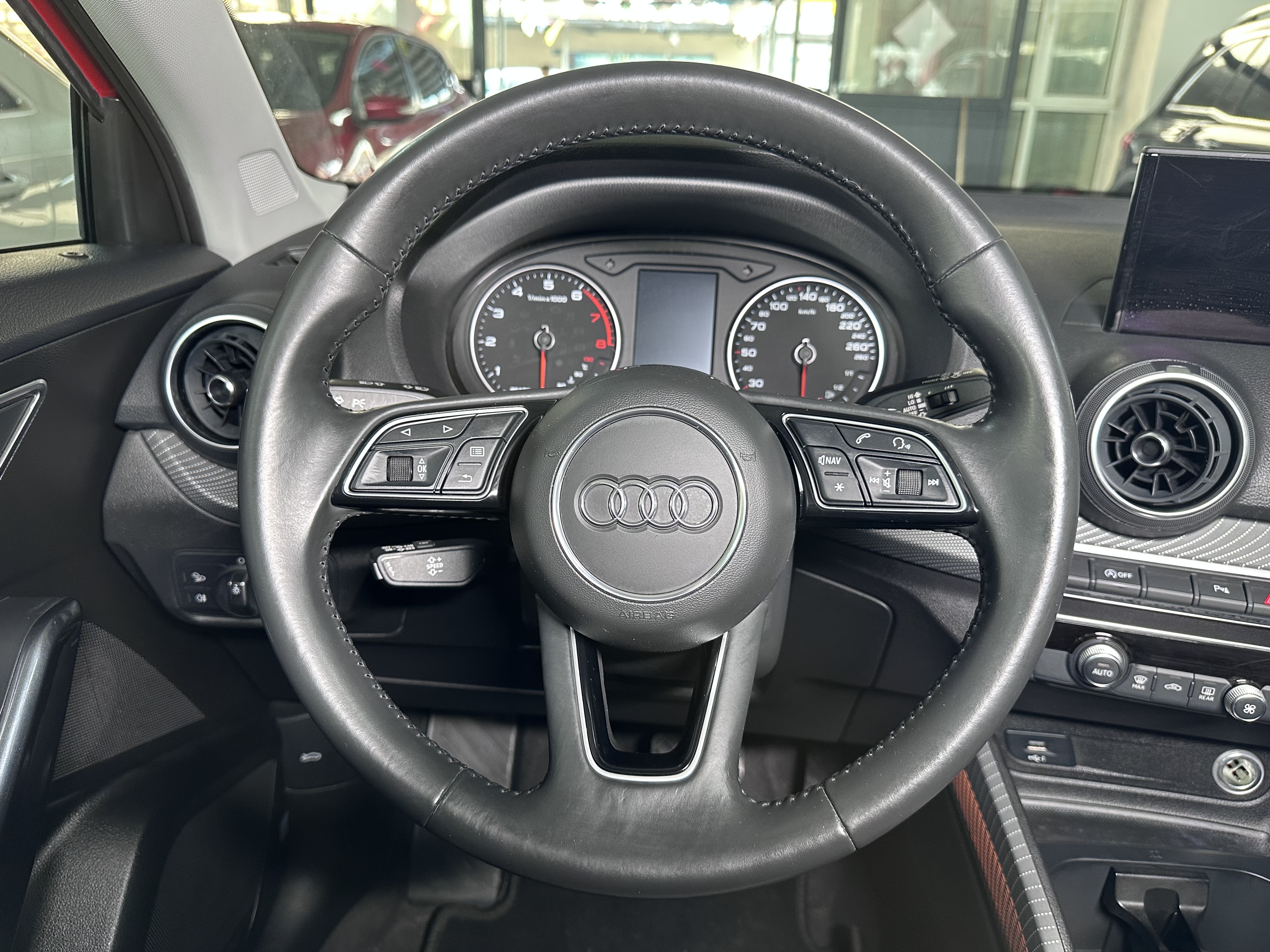 Q2L 2020 car image #14
