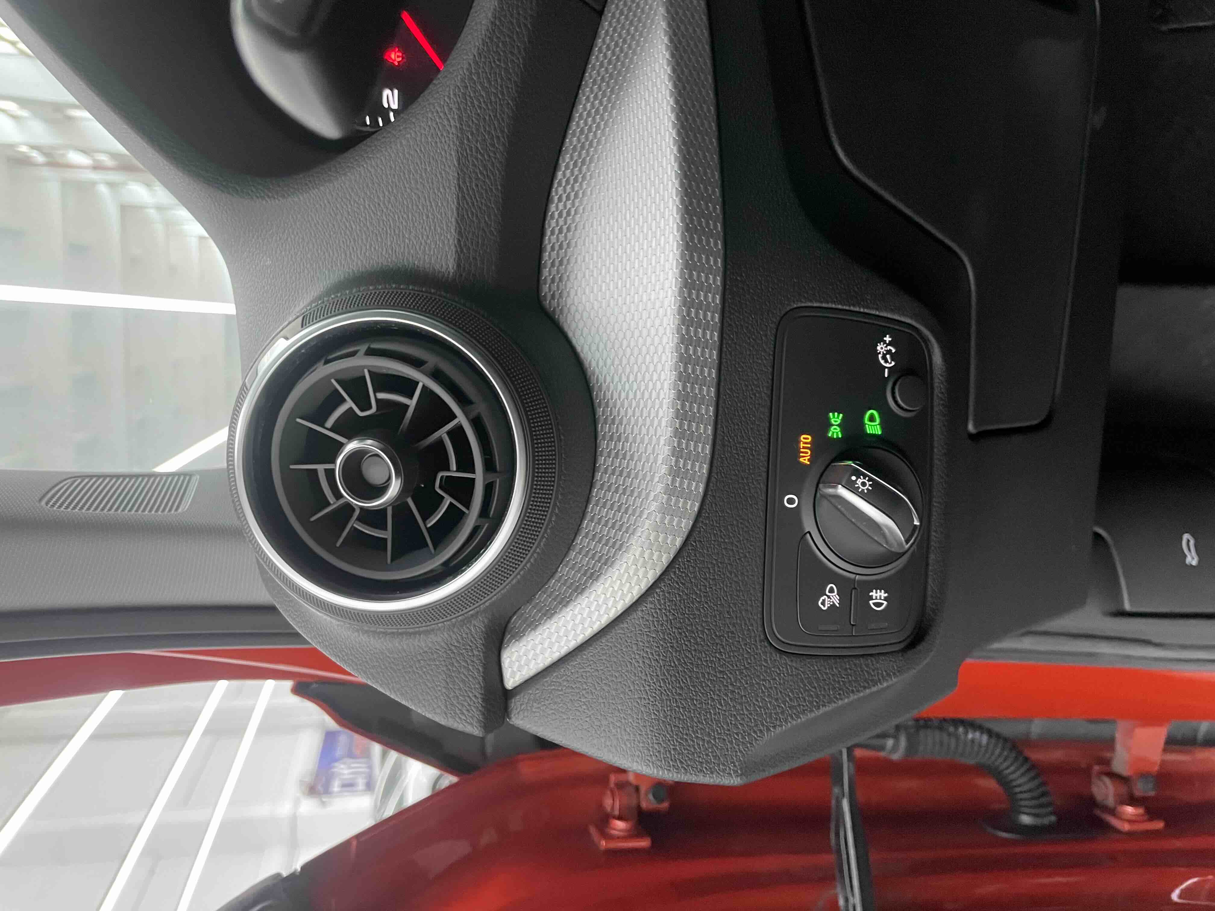 Q2L 2021 car image #14