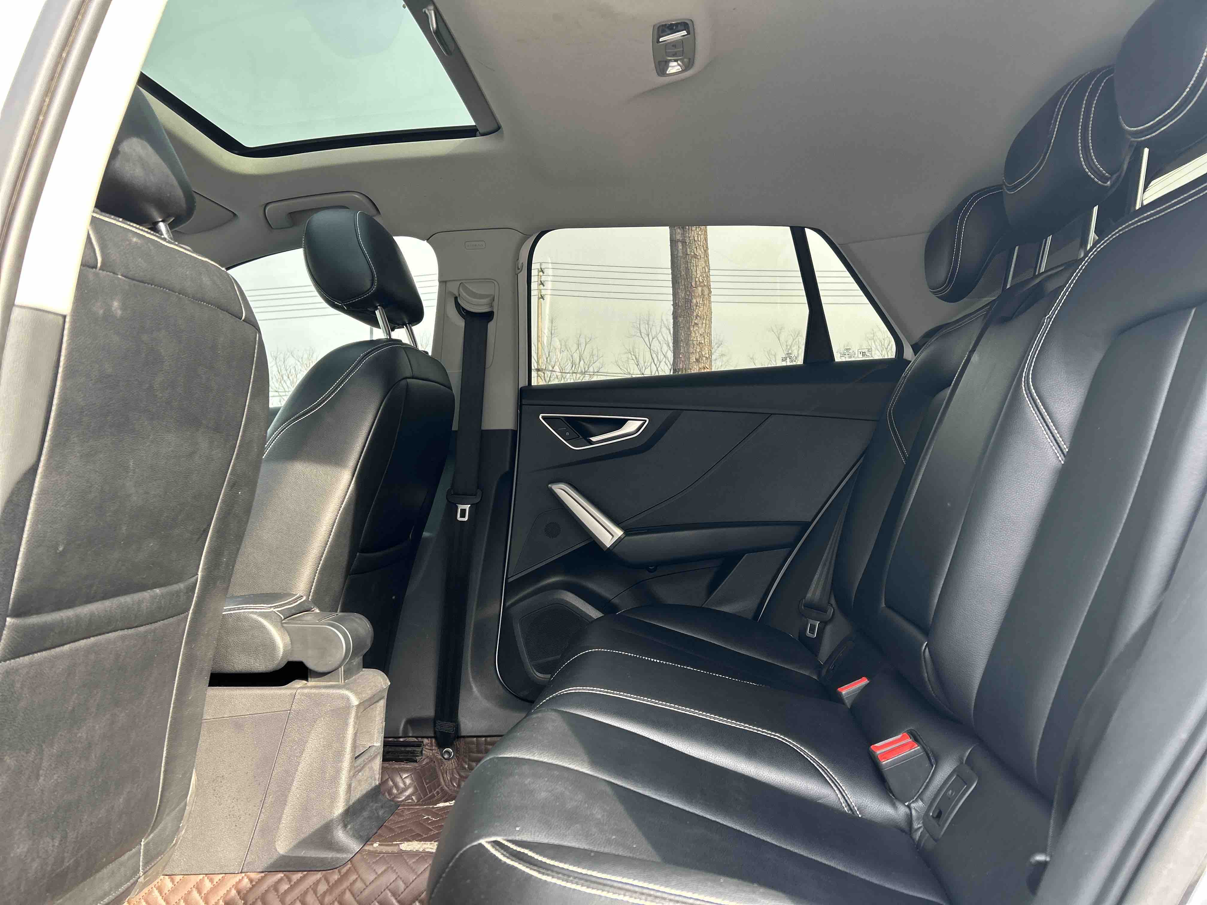 Audi Q2L 2021 car image #14