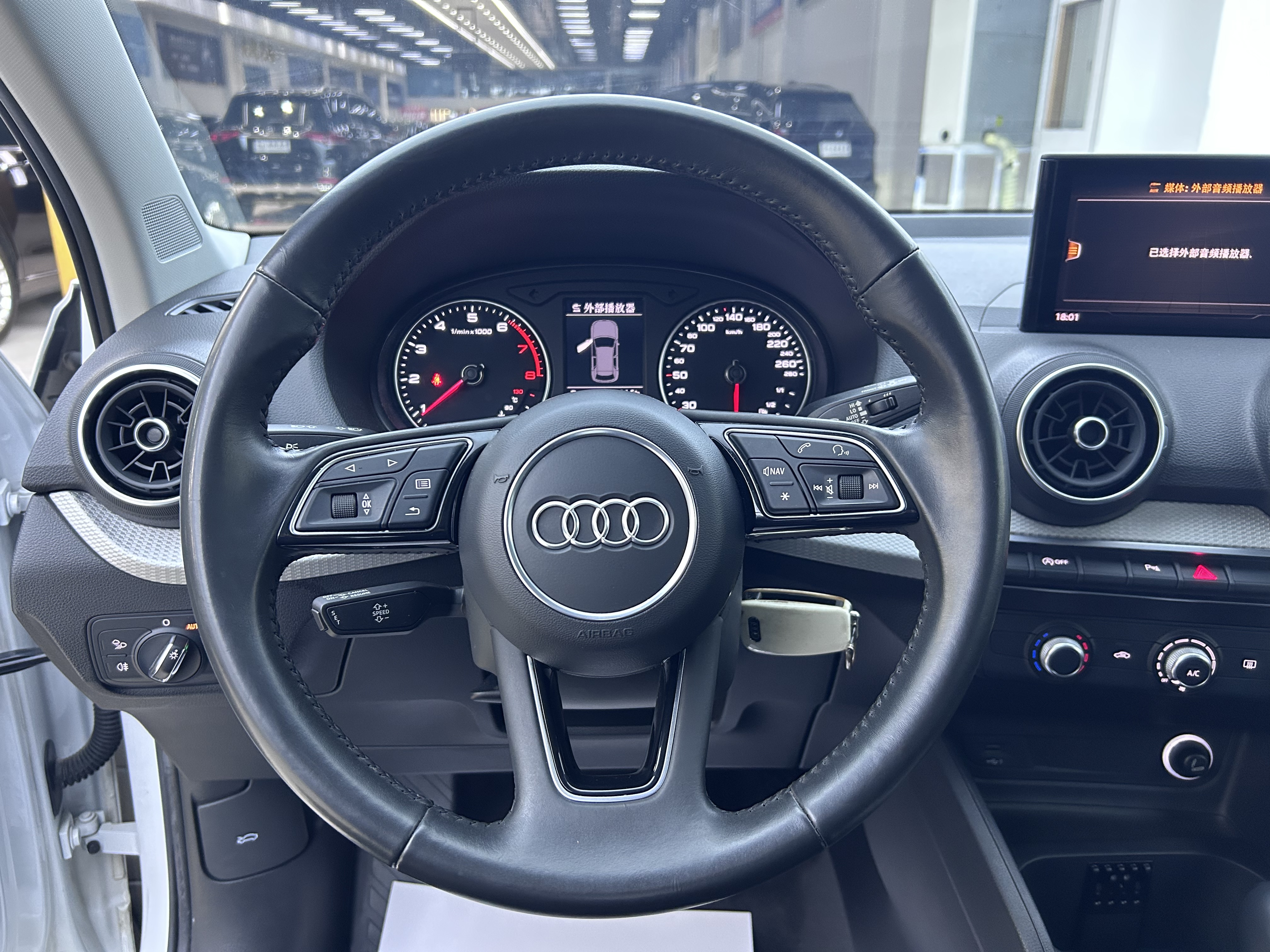 Audi Q2L 2021 imagem de carro #14