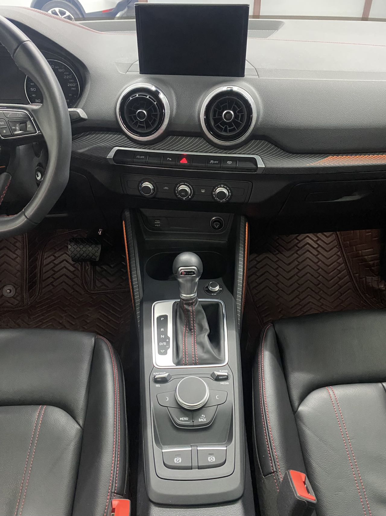 Audi Q2L 2023 #14 Audi Q2L 2023 car image #14