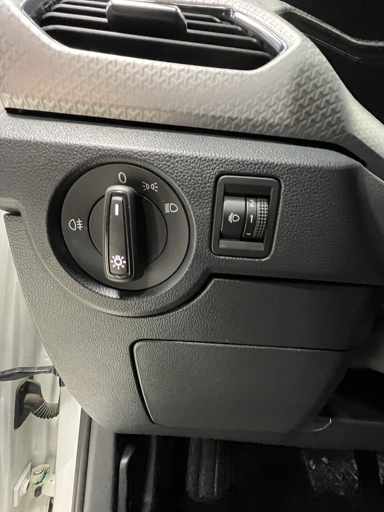 Volkswagen Tacqua 2021 car image #14