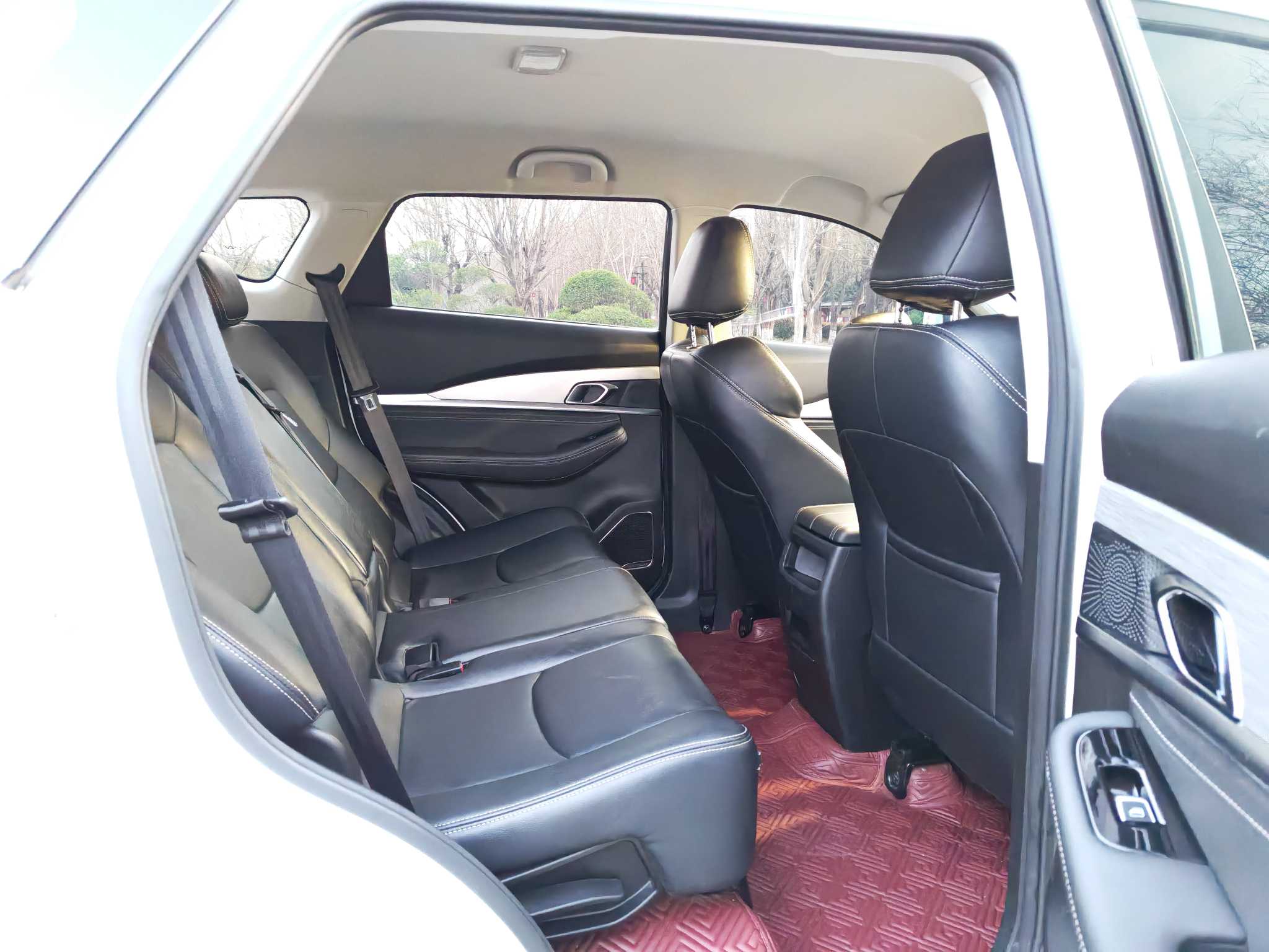 X70 2021 car image #14
