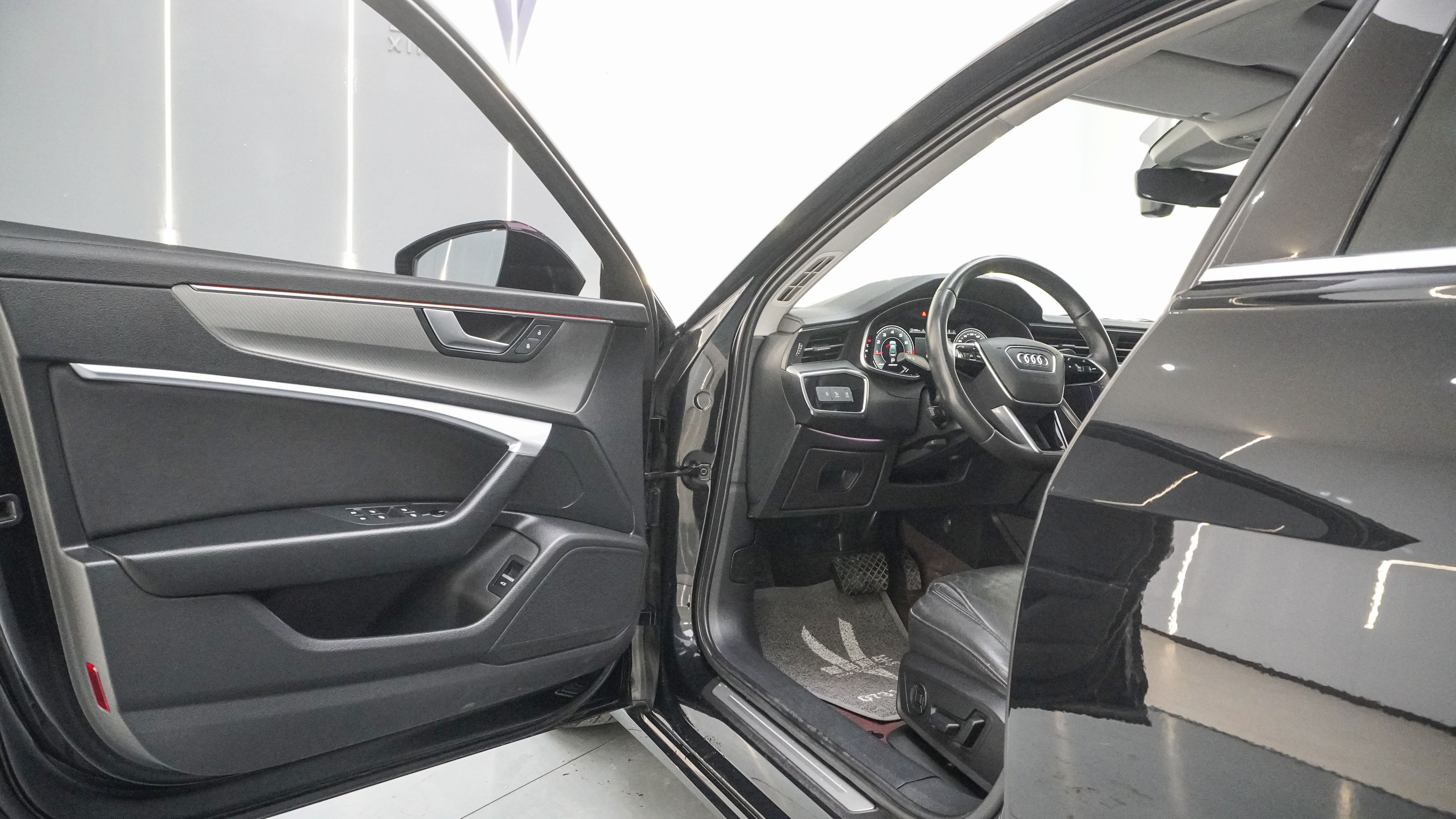 Audi A6L 2021 car image #14