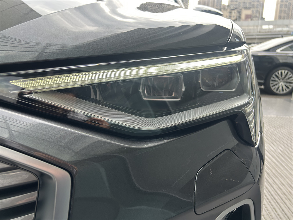 Audi e-tron 2023 car image #14