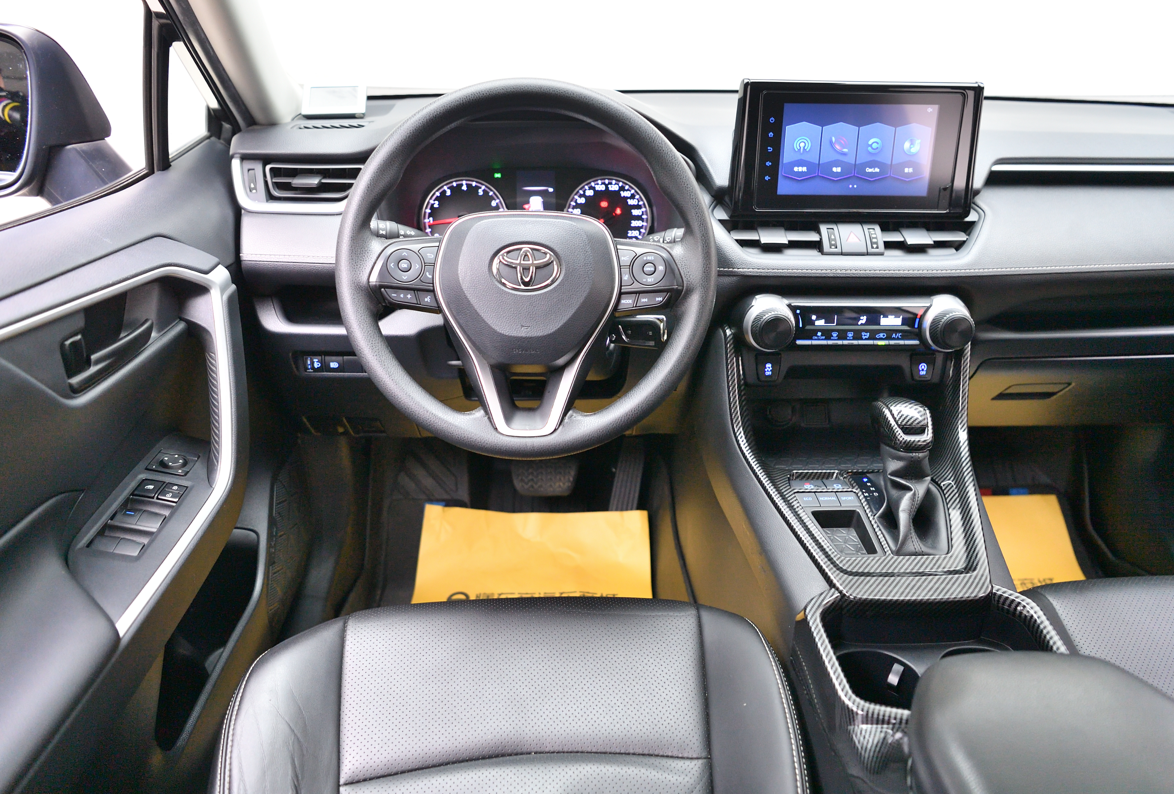Toyota RAV4 2021 car image #14