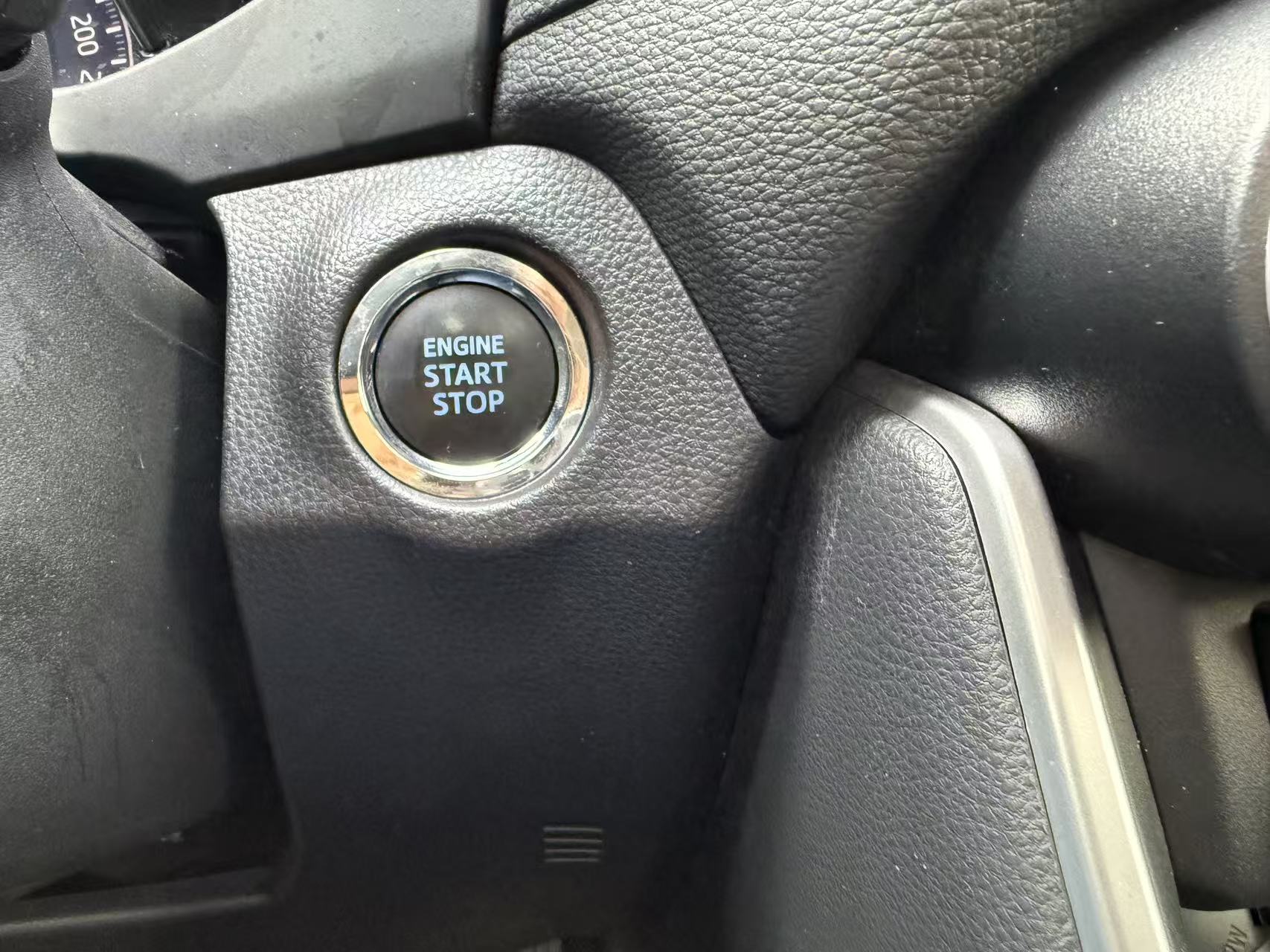 Toyota RAV4 2021 car image #14