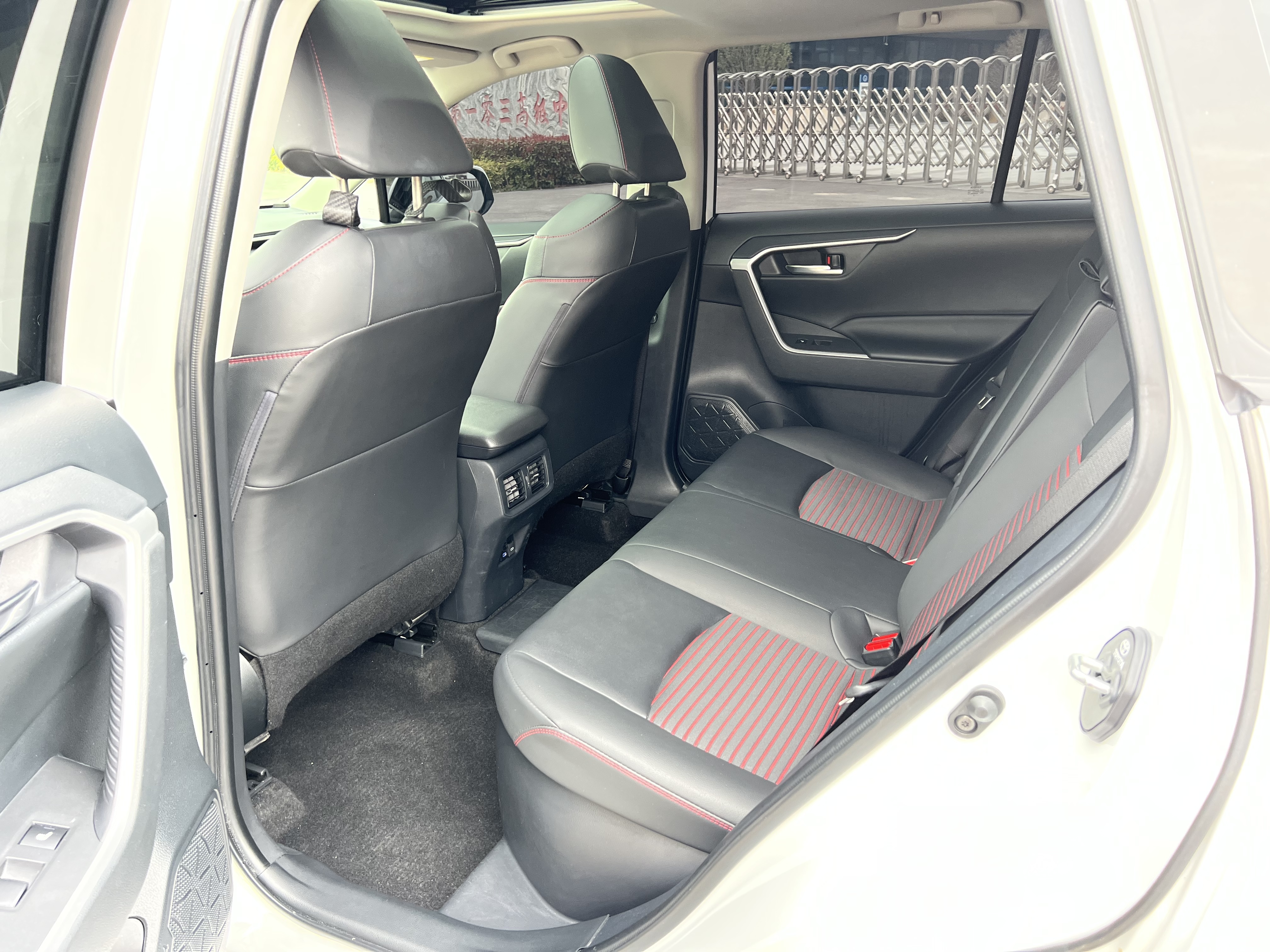 Toyota RAV4 Hybird E+ 2022 car image #14