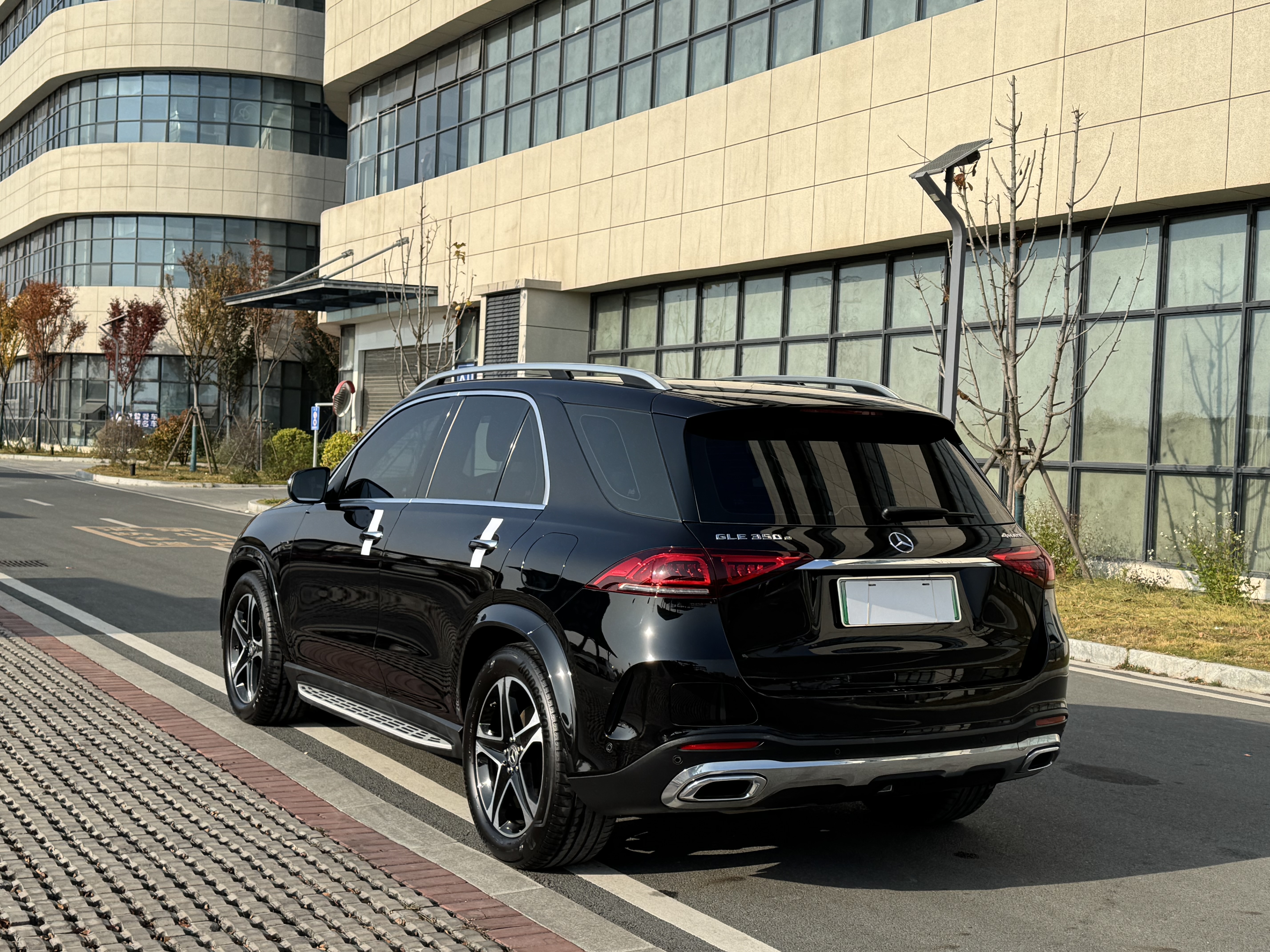 Mercedes-Benz GLE Class New Energy 2021 car image #14
