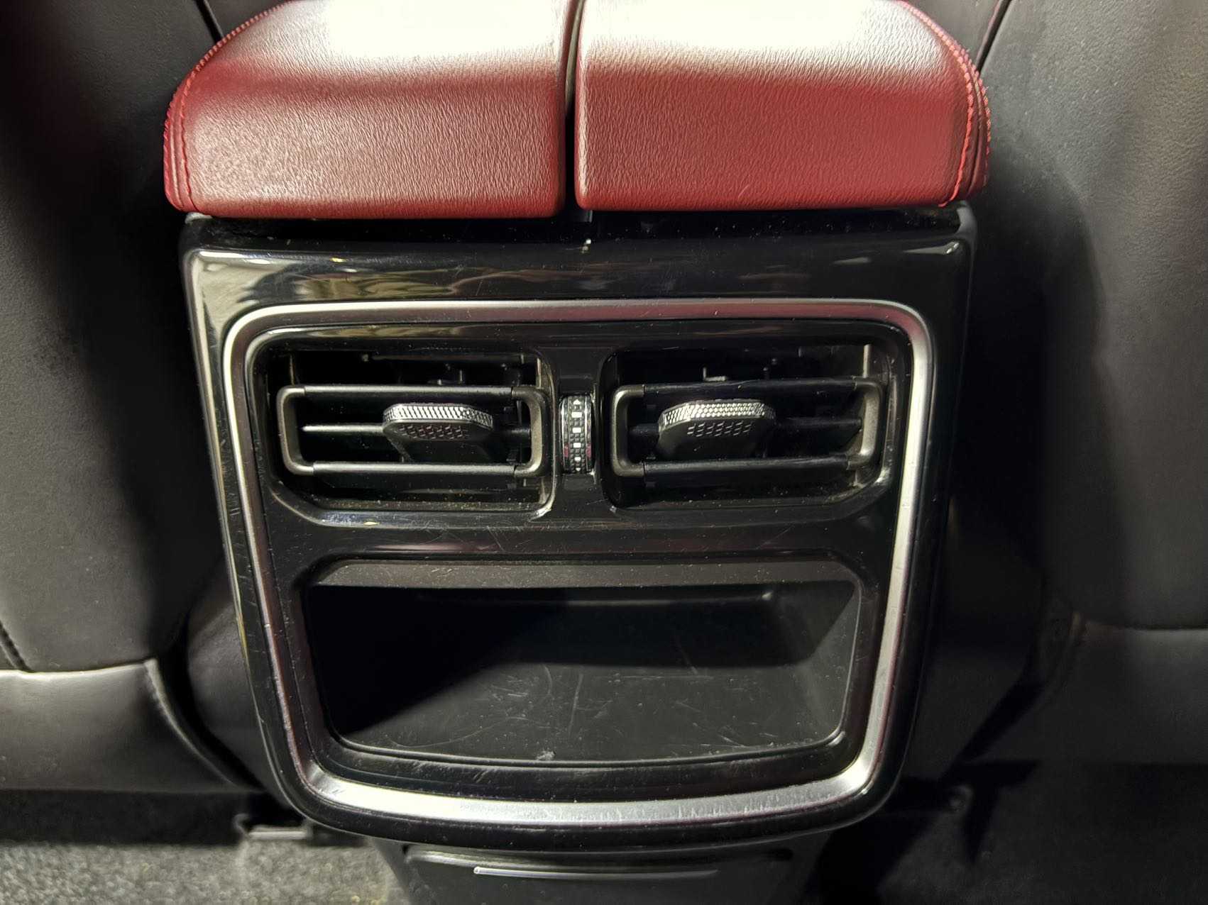 X70 PLUS 2022 car image #14