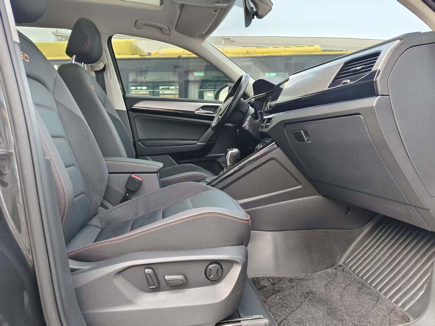 Volkswagen Tayron 2021 car image #14