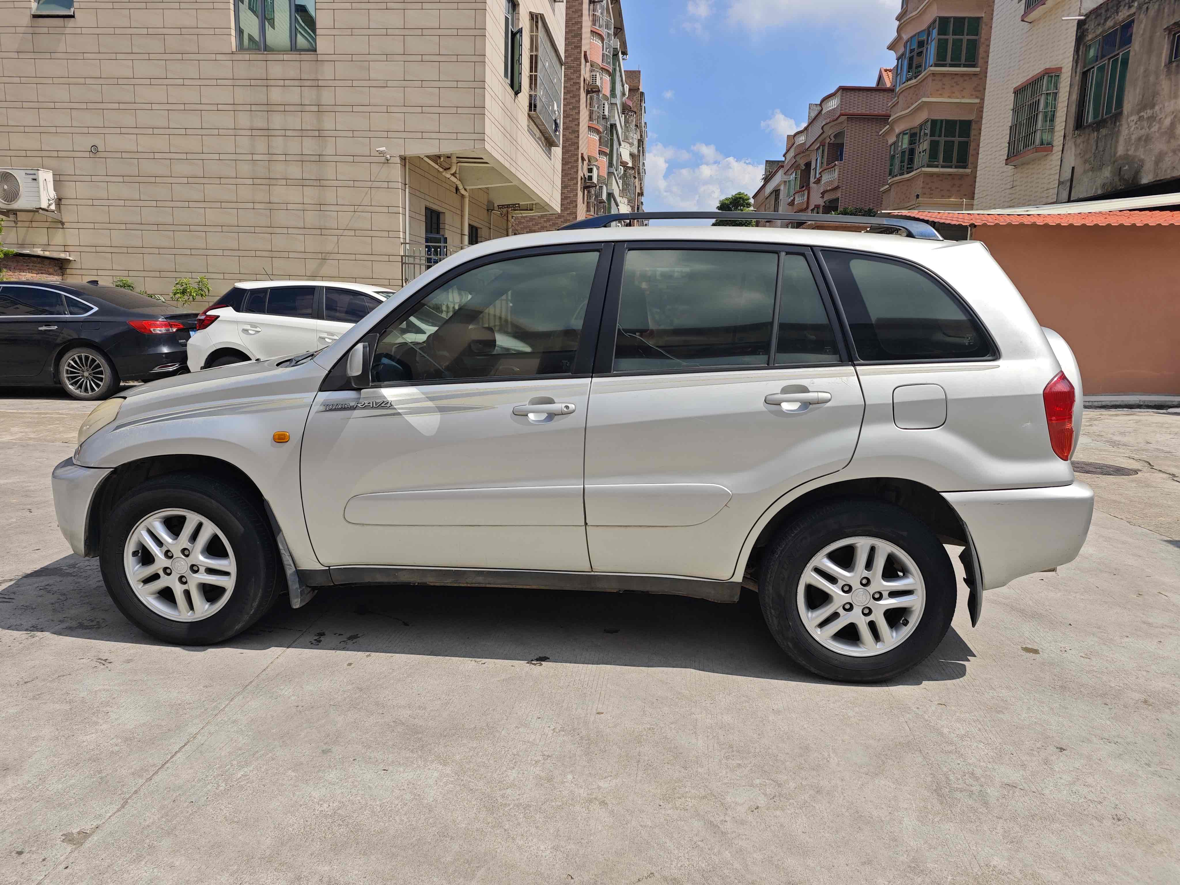 Toyota RAV4 (Imported) 2003 #14 Toyota RAV4 (Imported) 2003 image de voiture #14