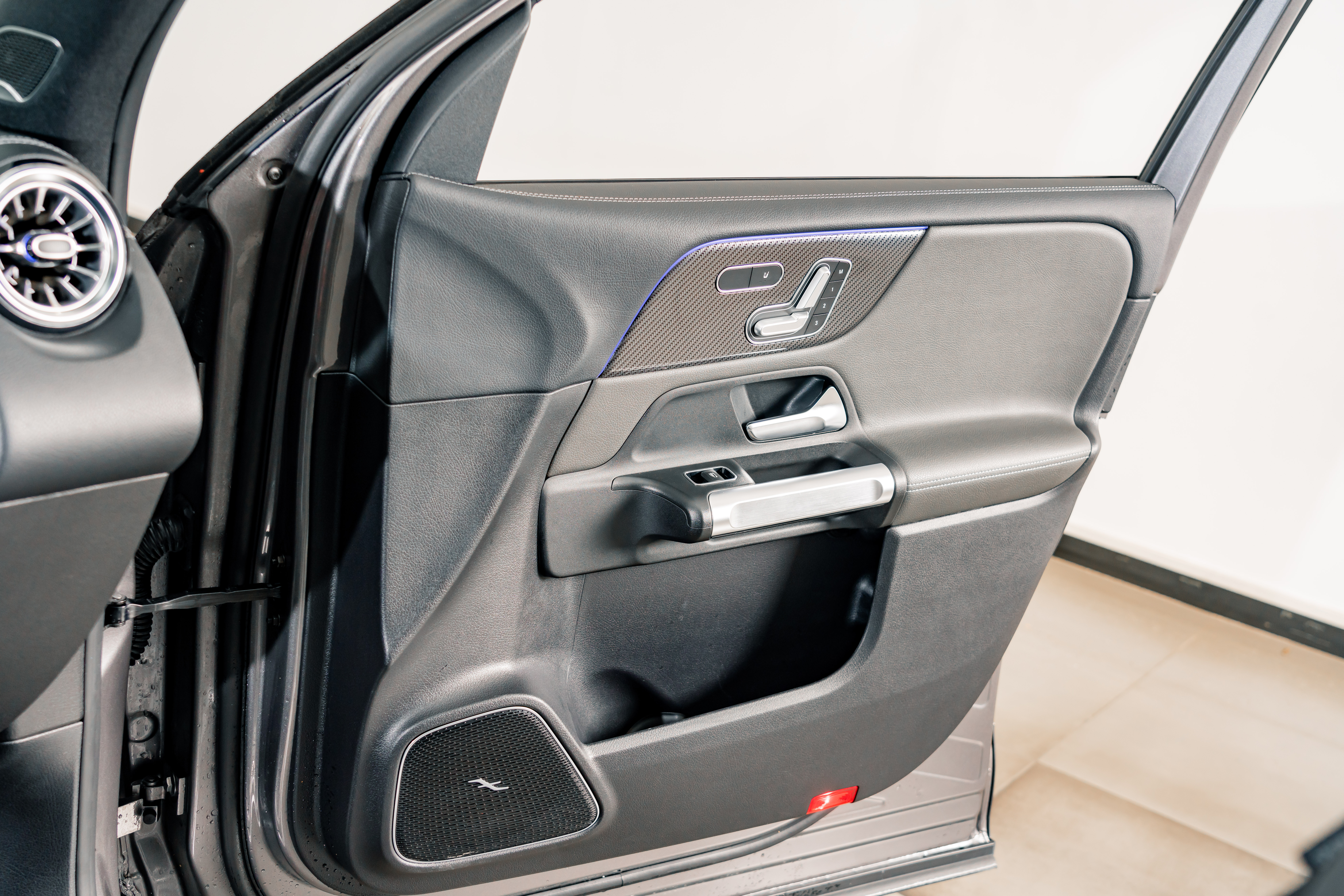 Mercedes-Benz GLB AMG 2021 car image #14