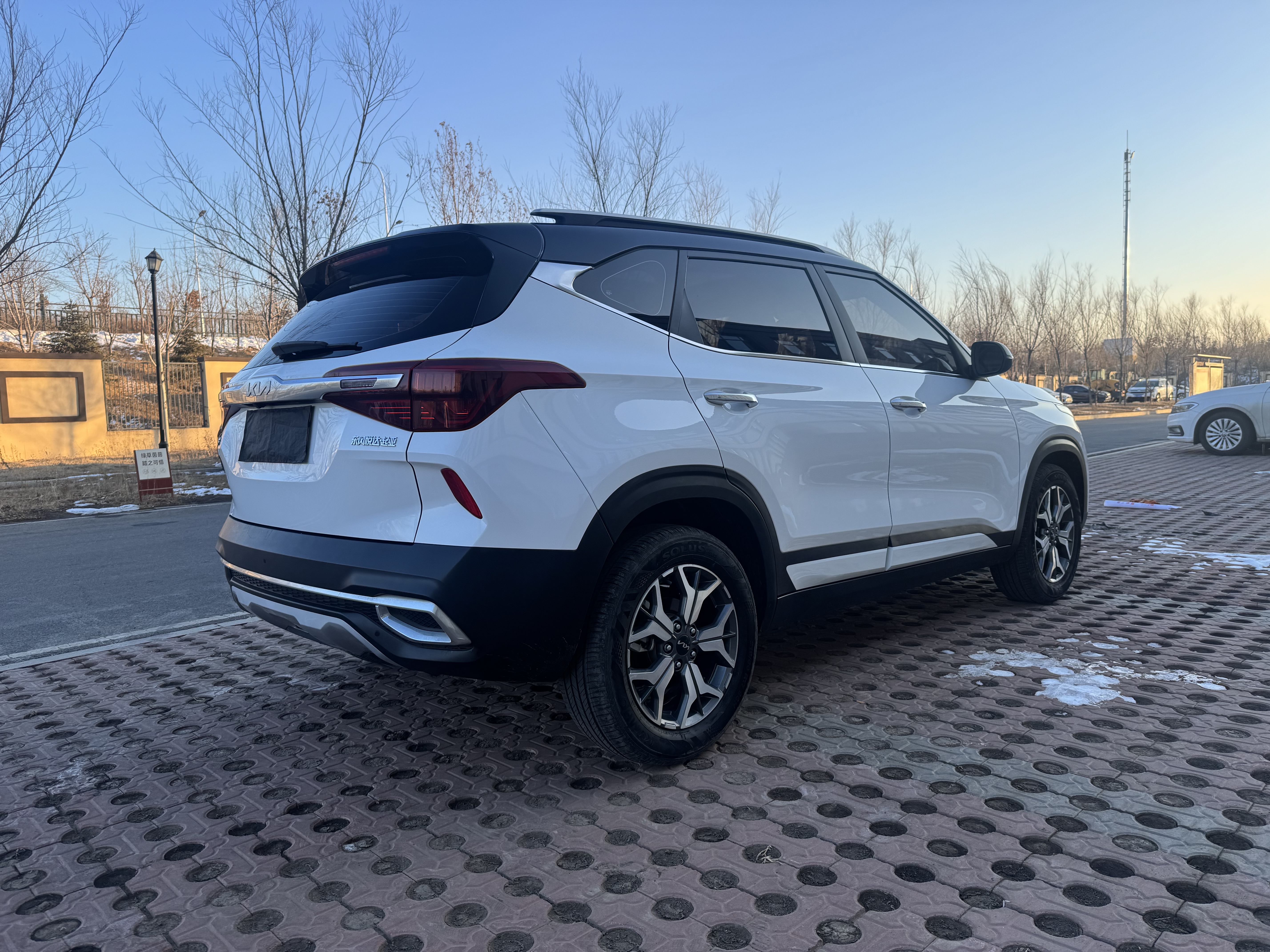 Kia Stonic 2022 изображение автомобиля #14