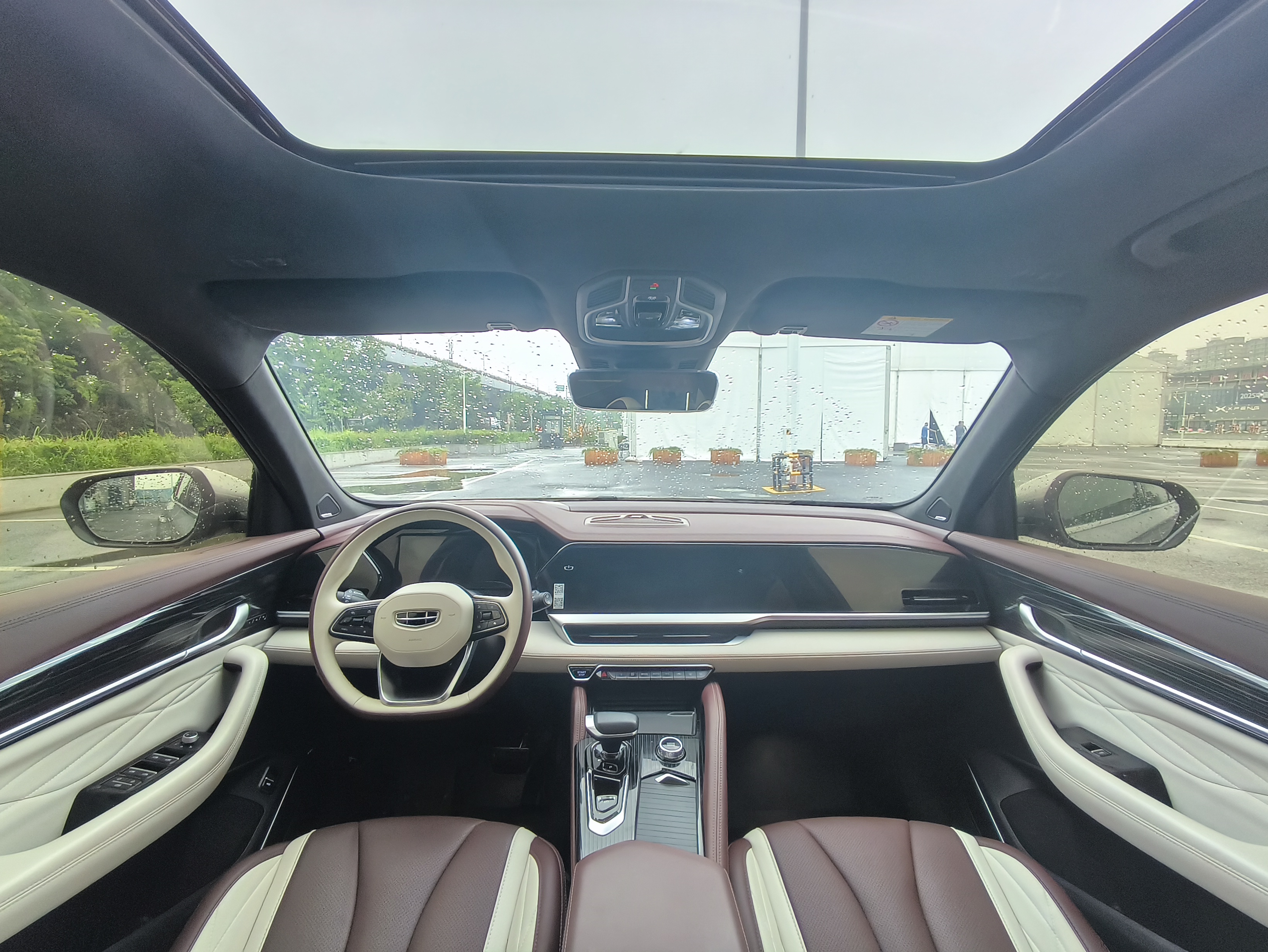 GEELY Tugella 2022 car image #14