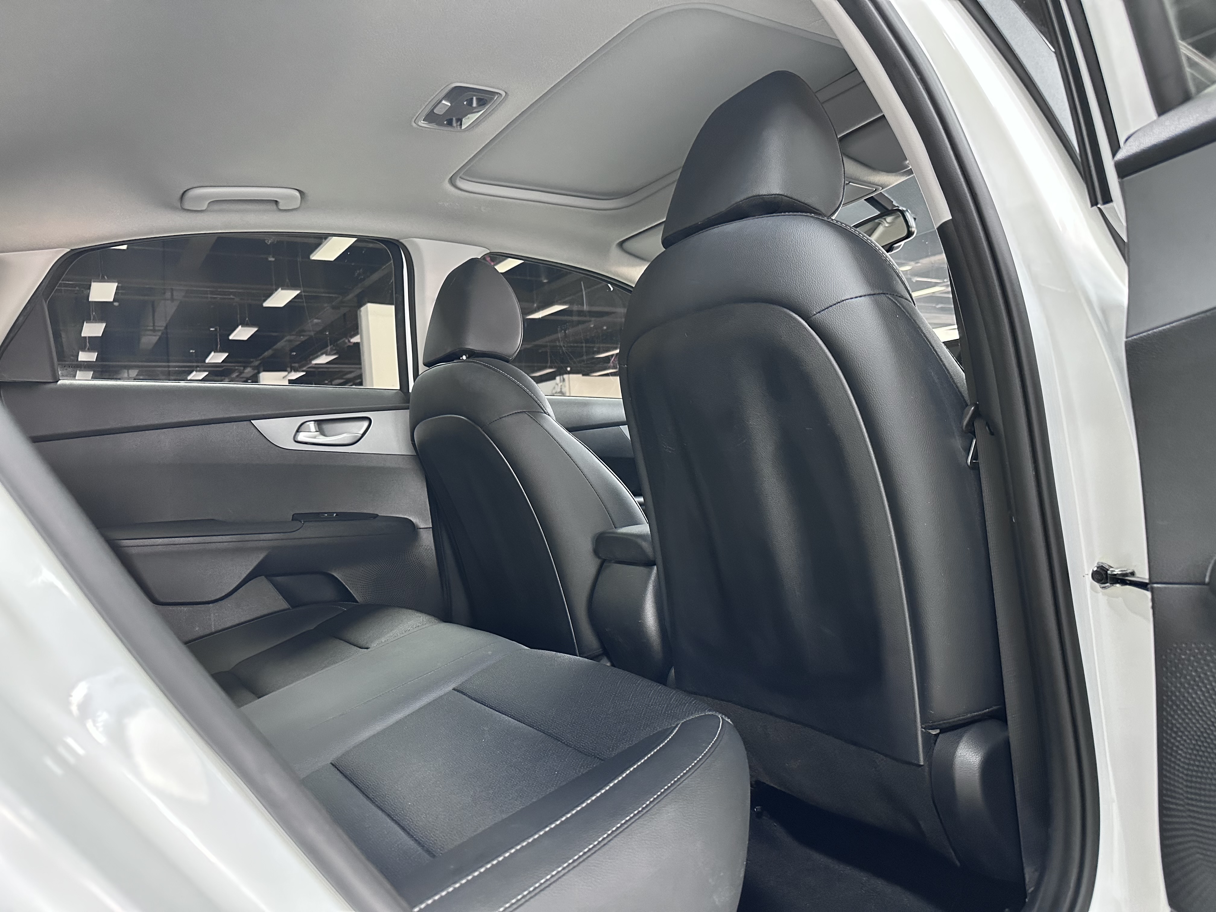 起亚 起亚K3 2023 汽车图片 #14