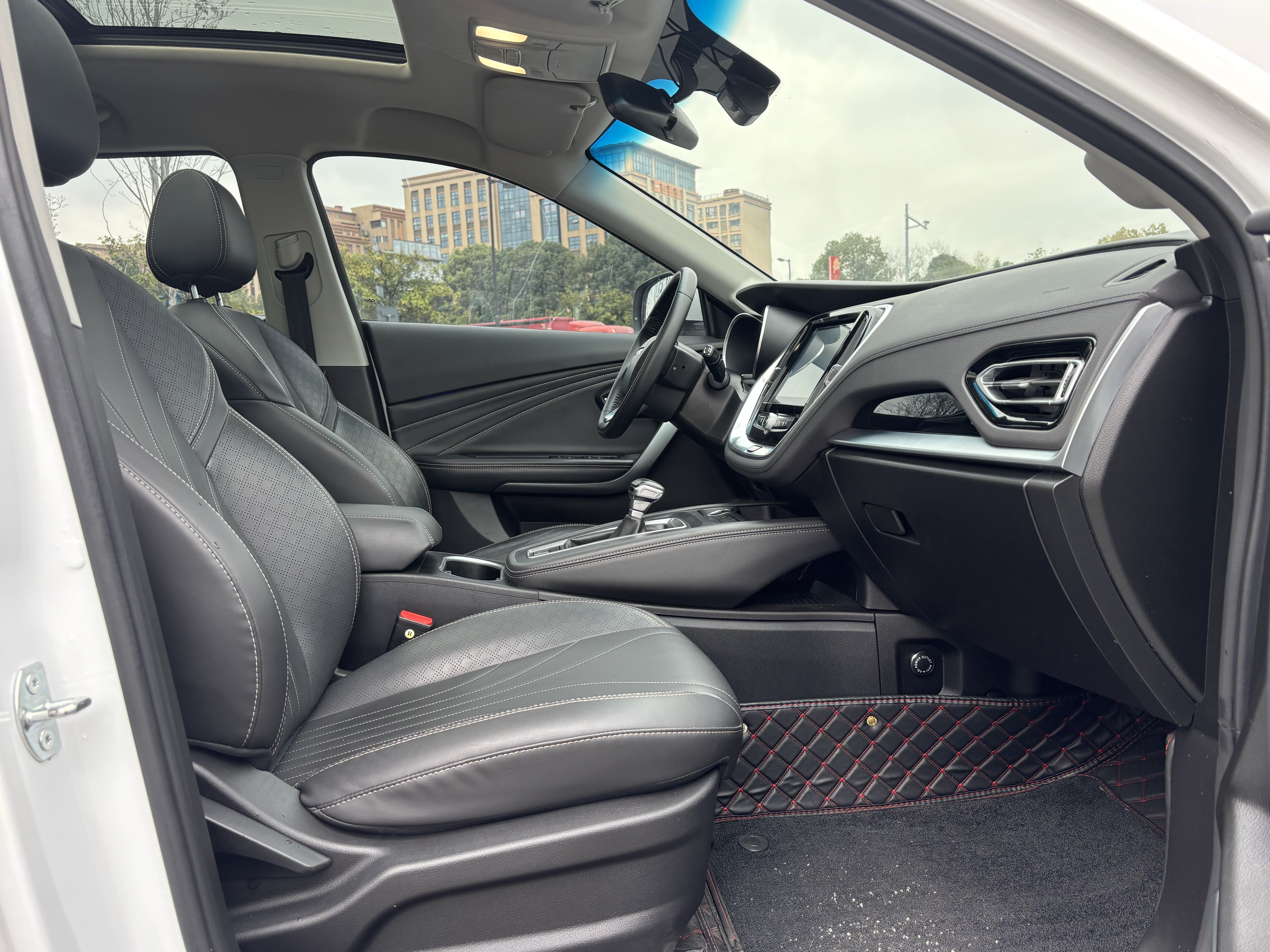 X70M 2022 #14 X70M 2022 car image #14