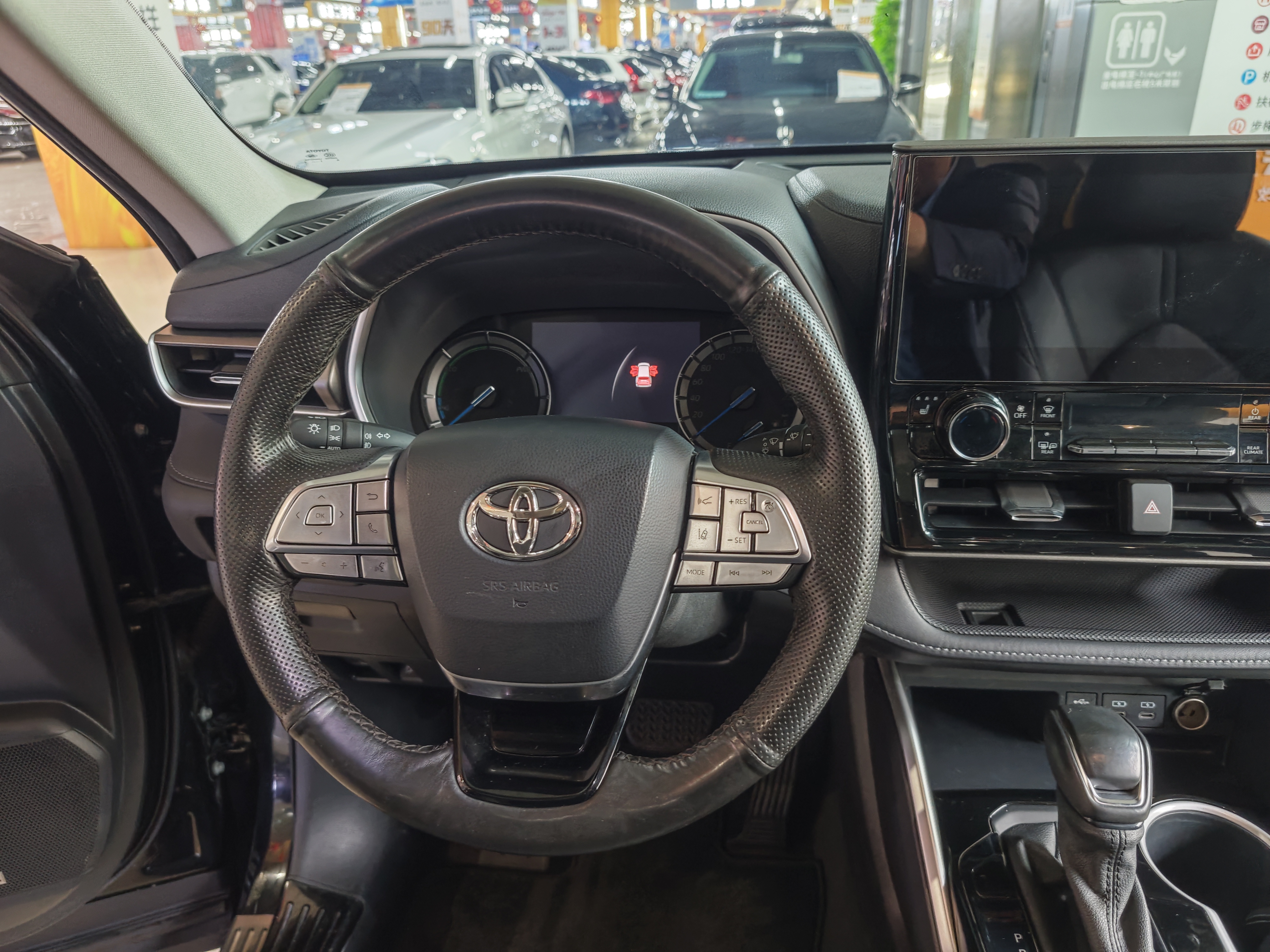 Toyota Highlander 2021 car image #14