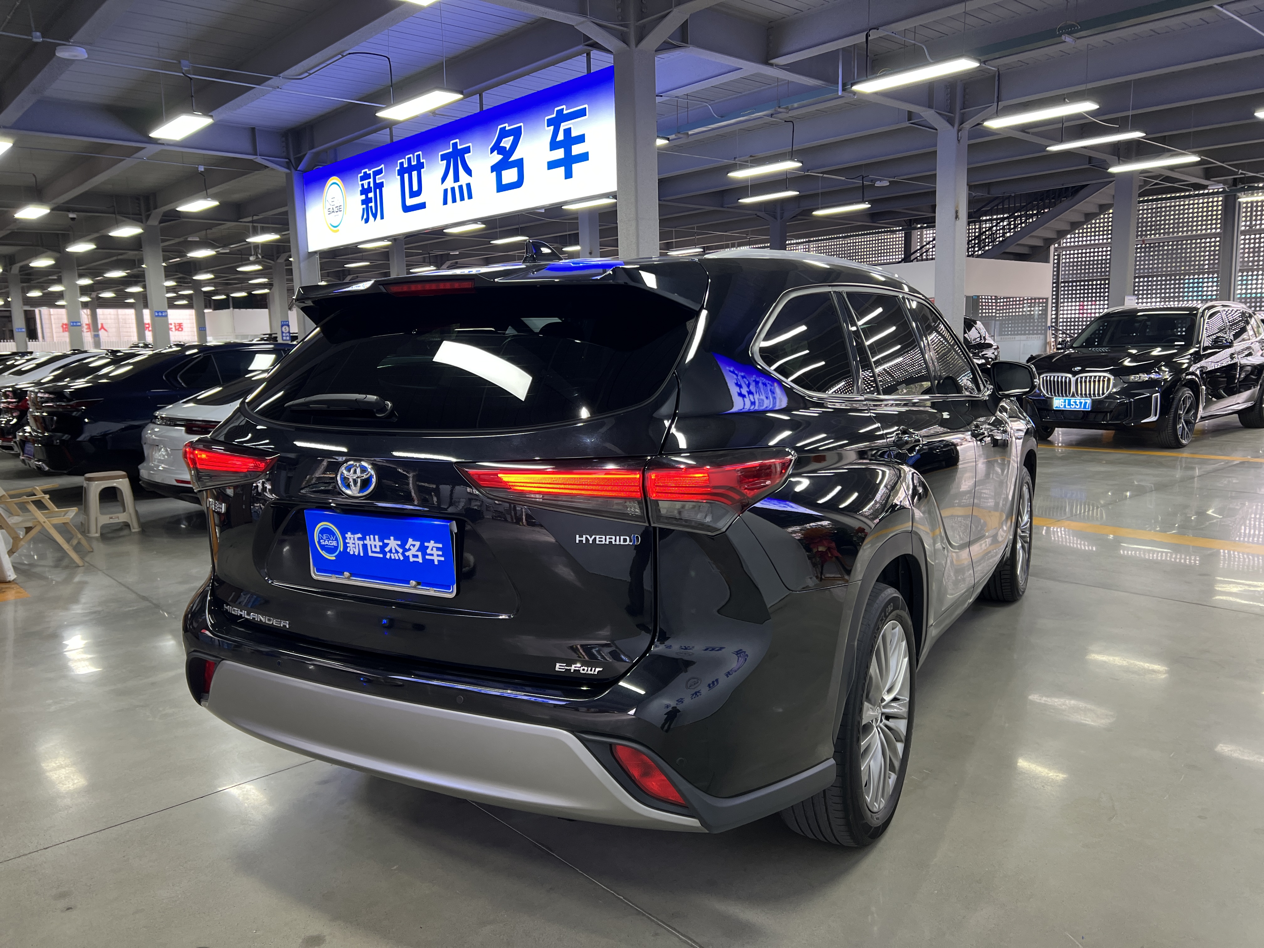 Toyota Highlander 2021 image de voiture #14