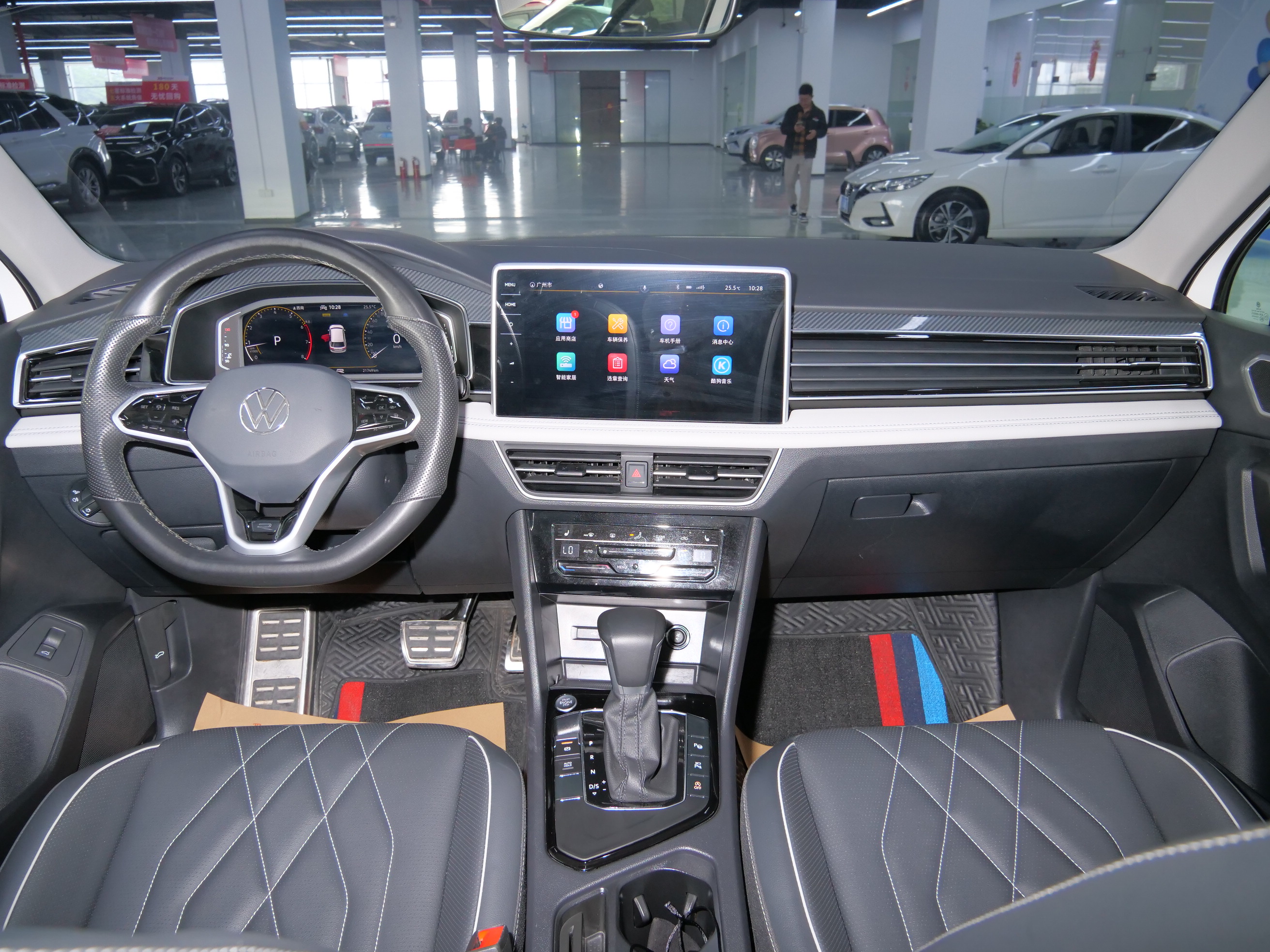 Volkswagen Tiguan L 2022 car image #14