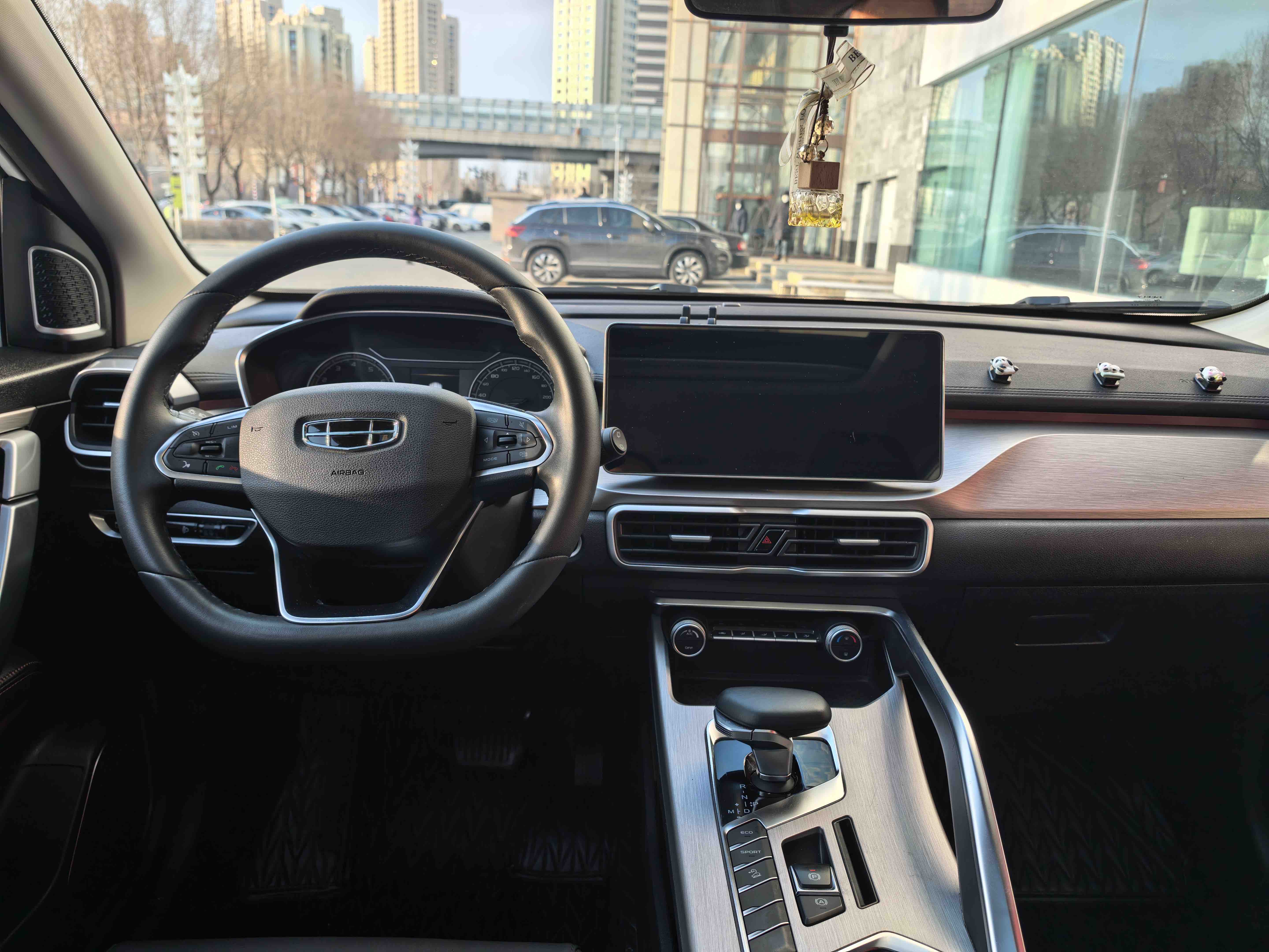 GEELY Coolray 2022 #14 GEELY Coolray 2022 car image #14