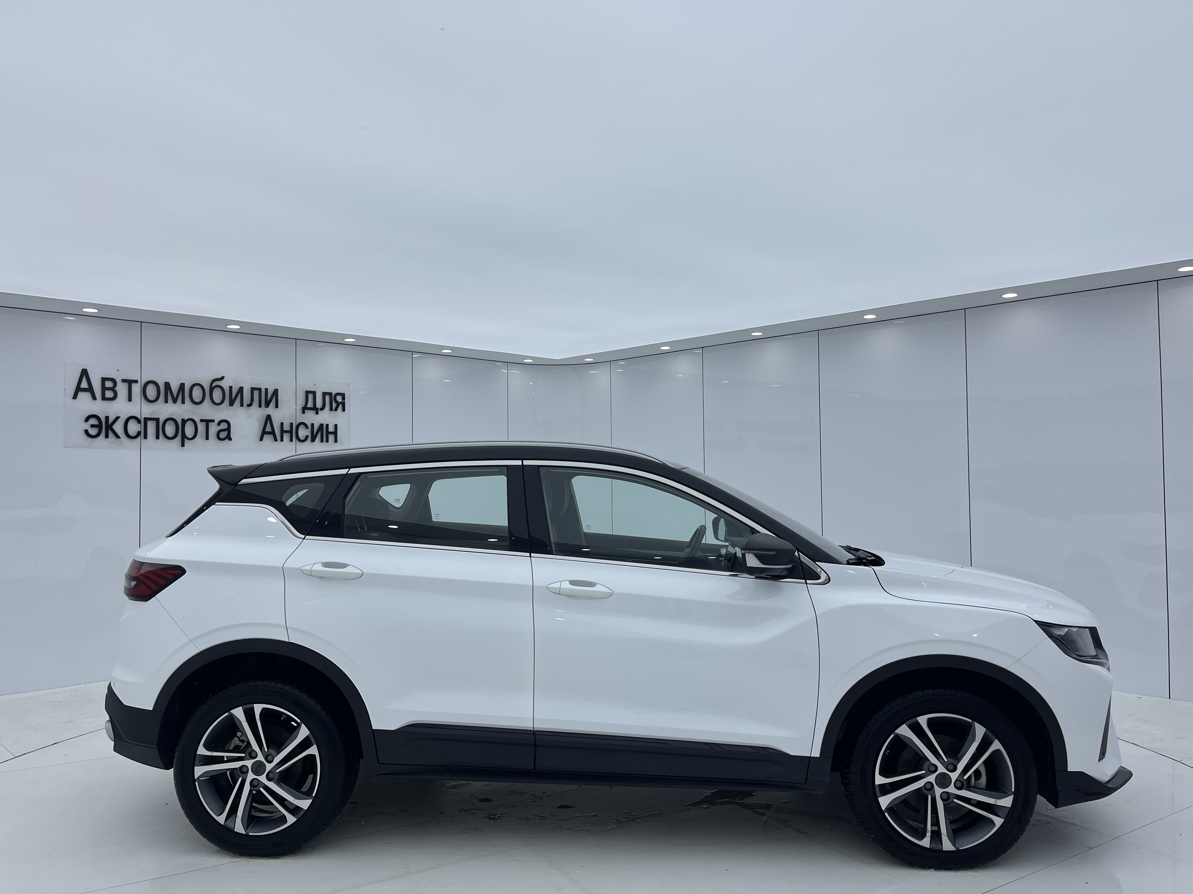 GEELY Coolray 2022 #14 GEELY Coolray 2022 car image #14
