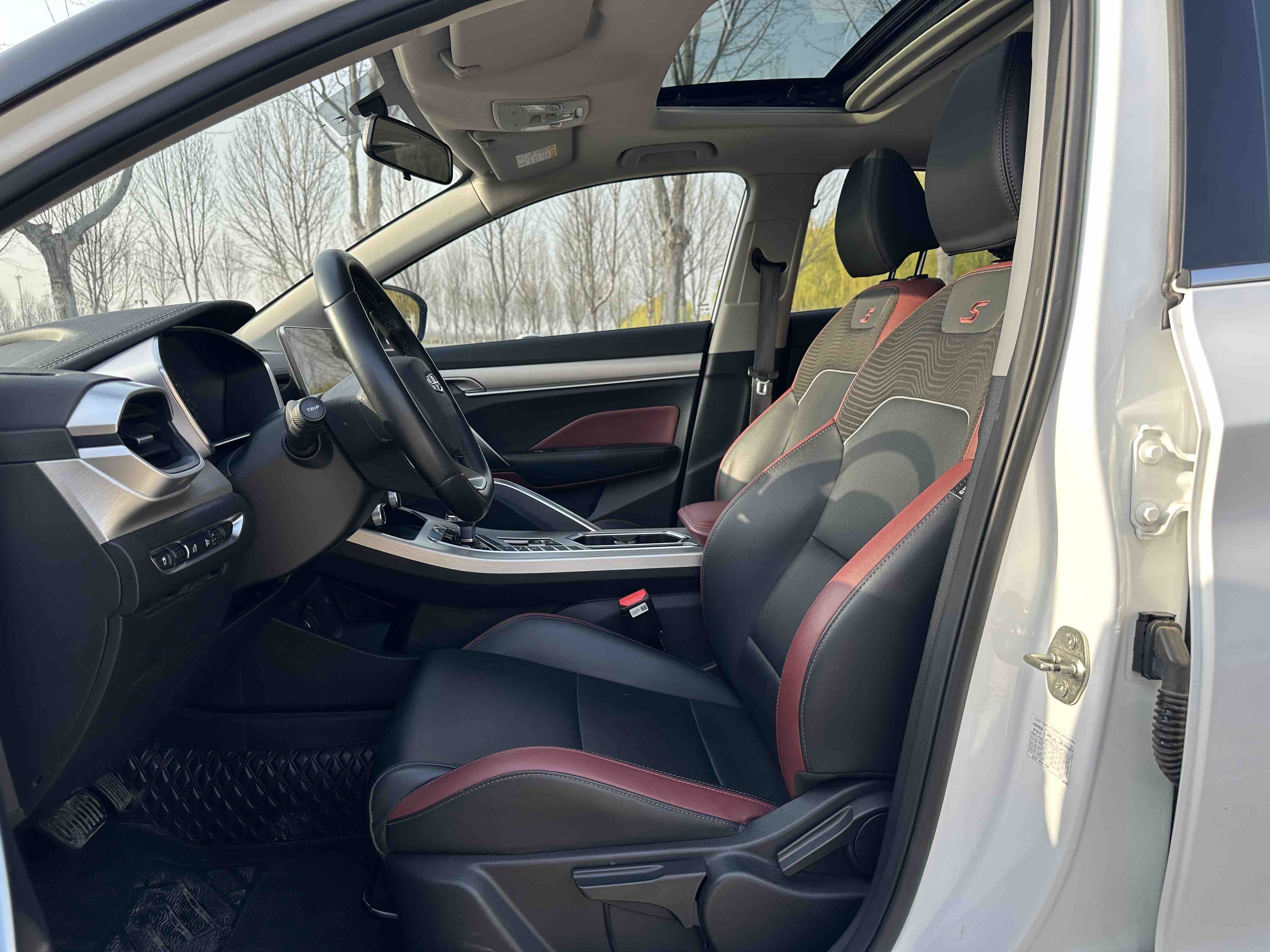 GEELY Coolray 2021 #14 GEELY Coolray 2021 car image #14