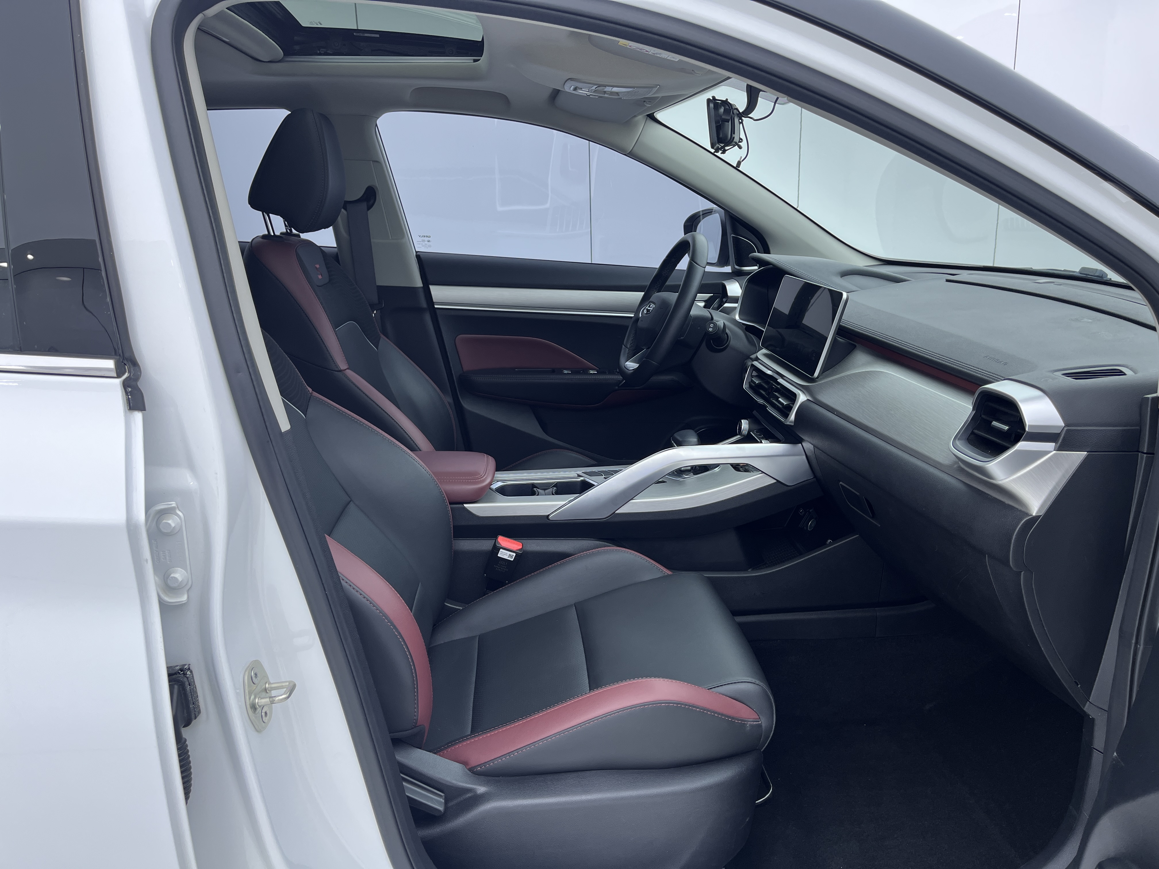 GEELY Coolray 2022 #14 GEELY Coolray 2022 car image #14