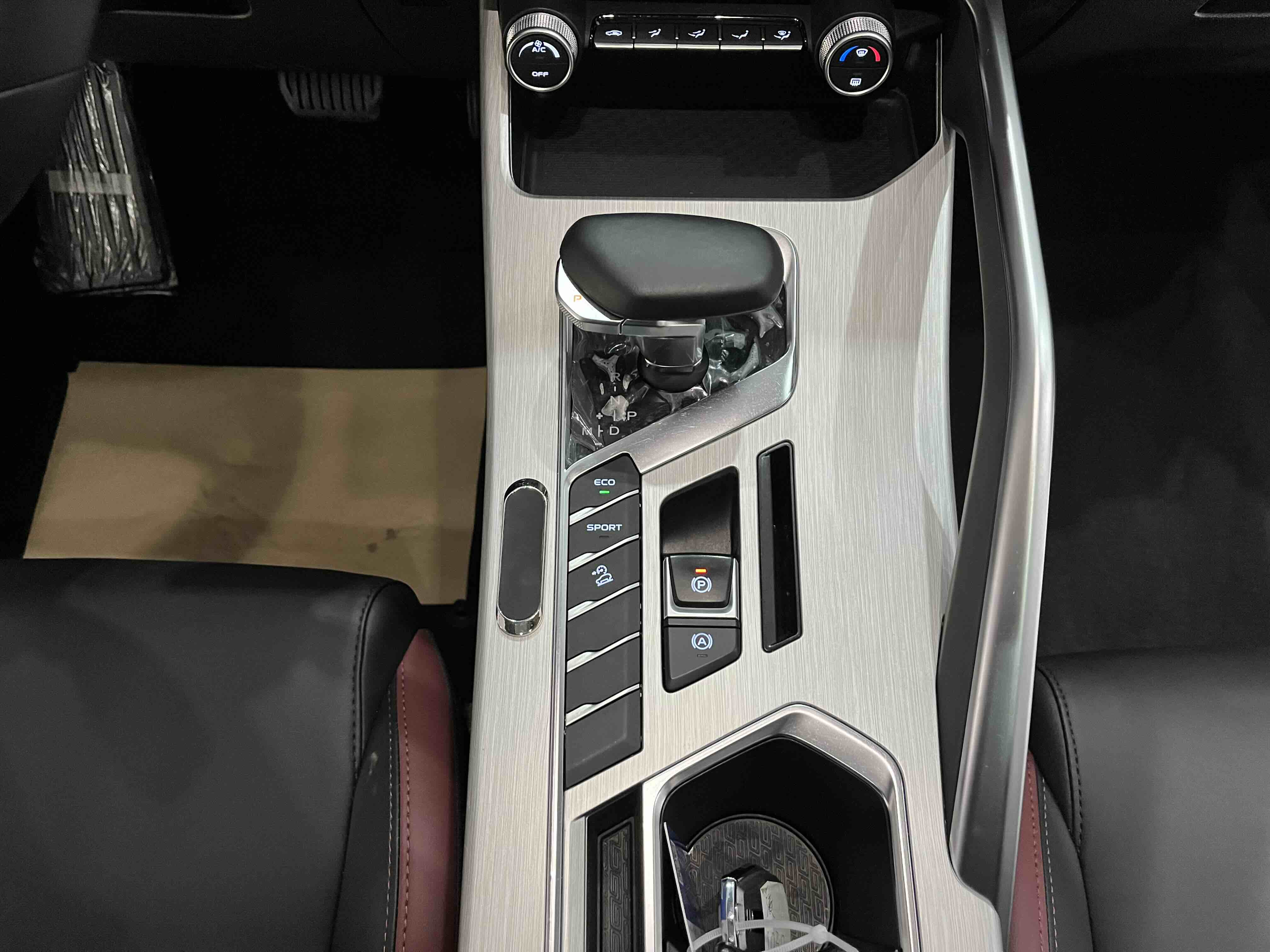 GEELY Coolray 2022 car image #14