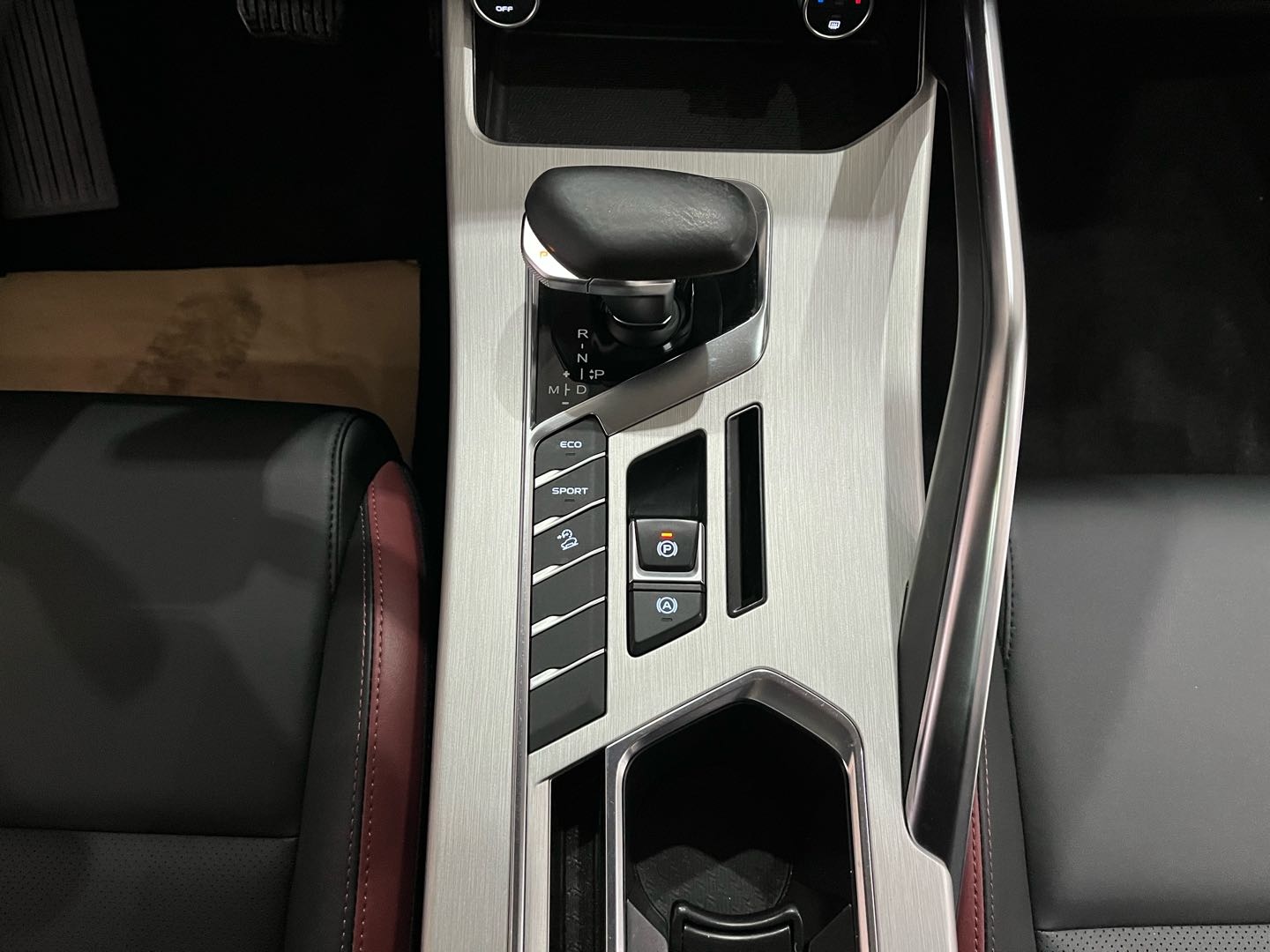 GEELY Coolray 2022 #14 GEELY Coolray 2022 car image #14