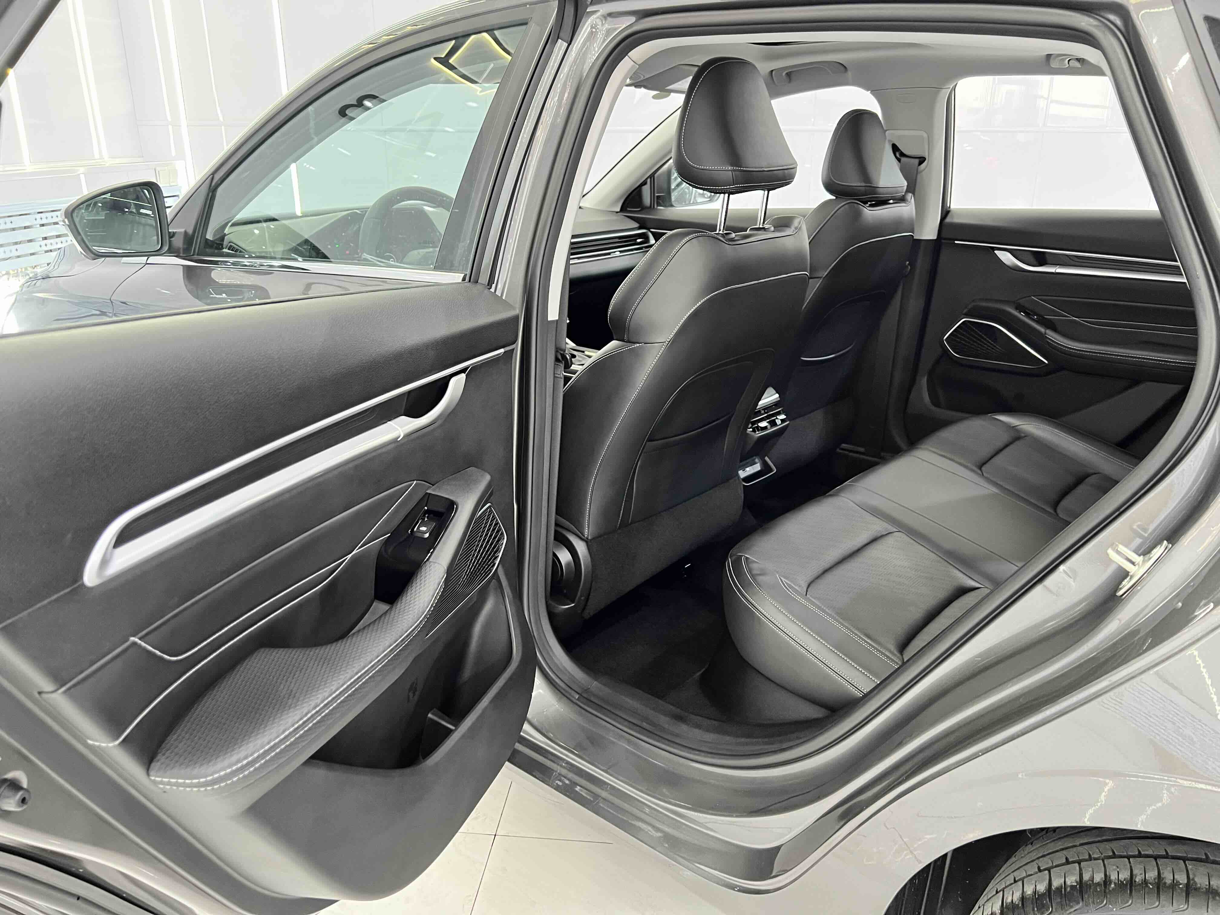 GEELY Emgrand 2022 #14 GEELY Emgrand 2022 car image #14