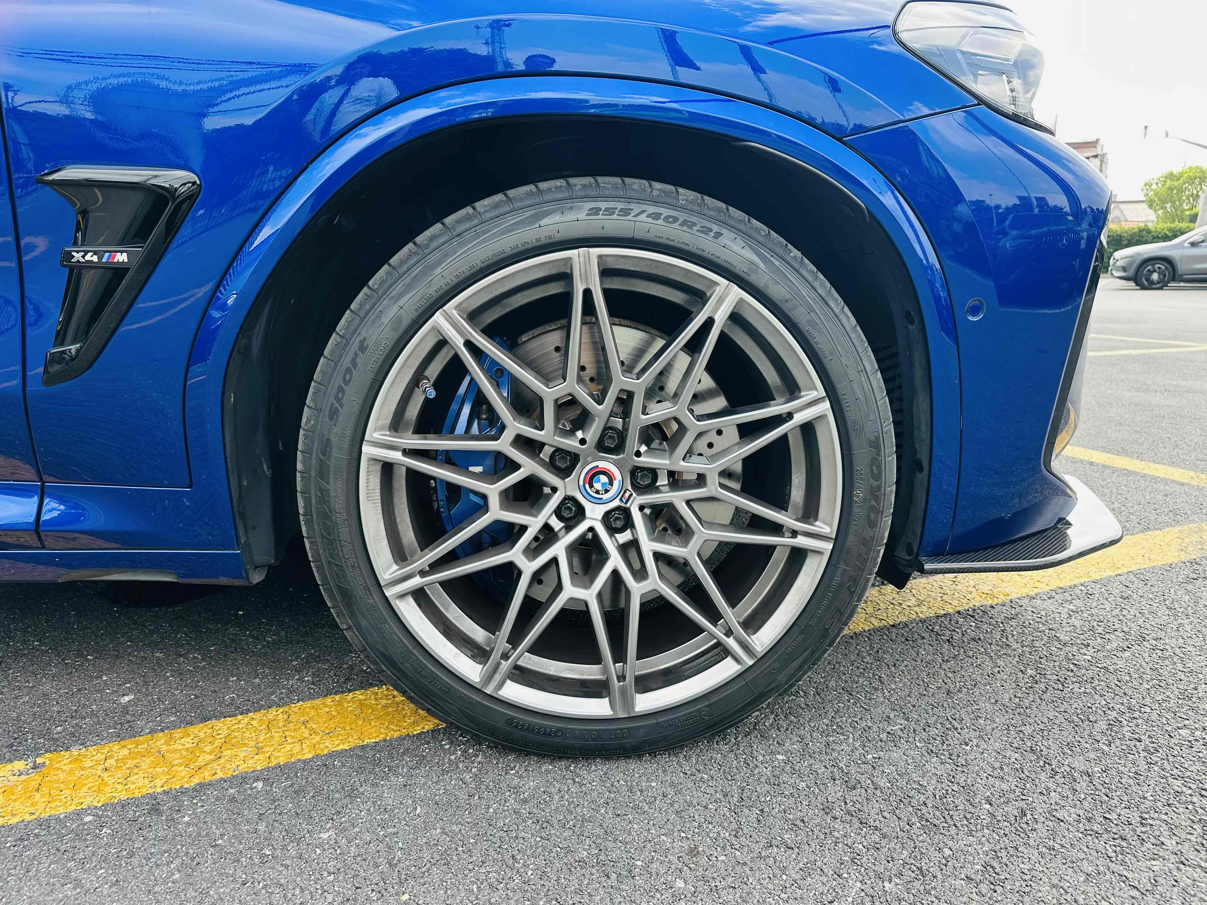 BMW X4 M 2022 car image #14