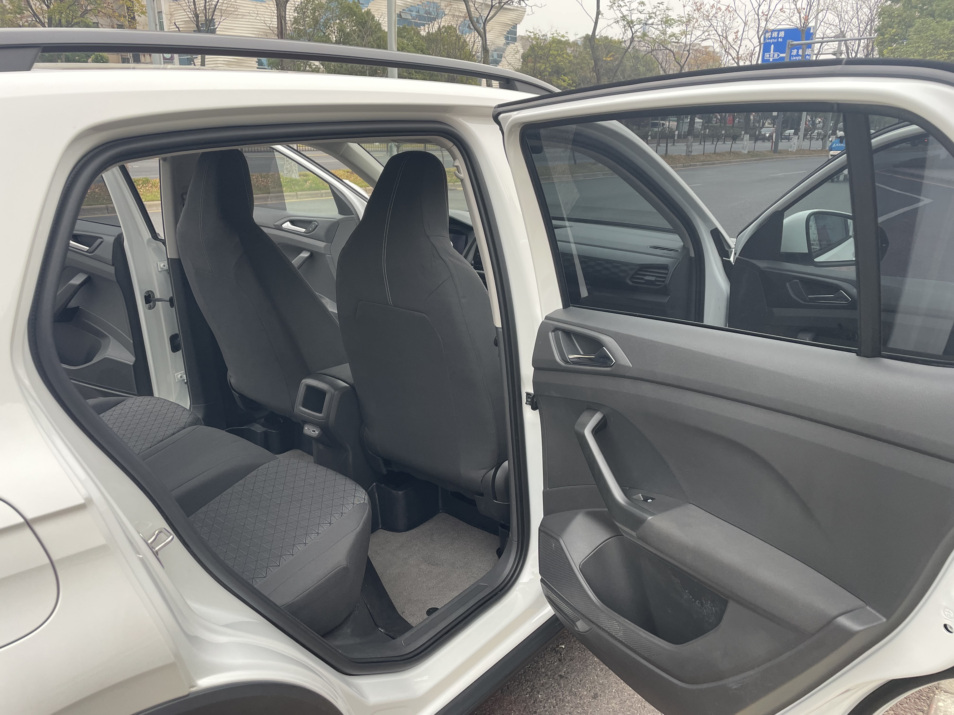 Volkswagen T-Cross 2022 #14 Volkswagen T-Cross 2022 car image #14