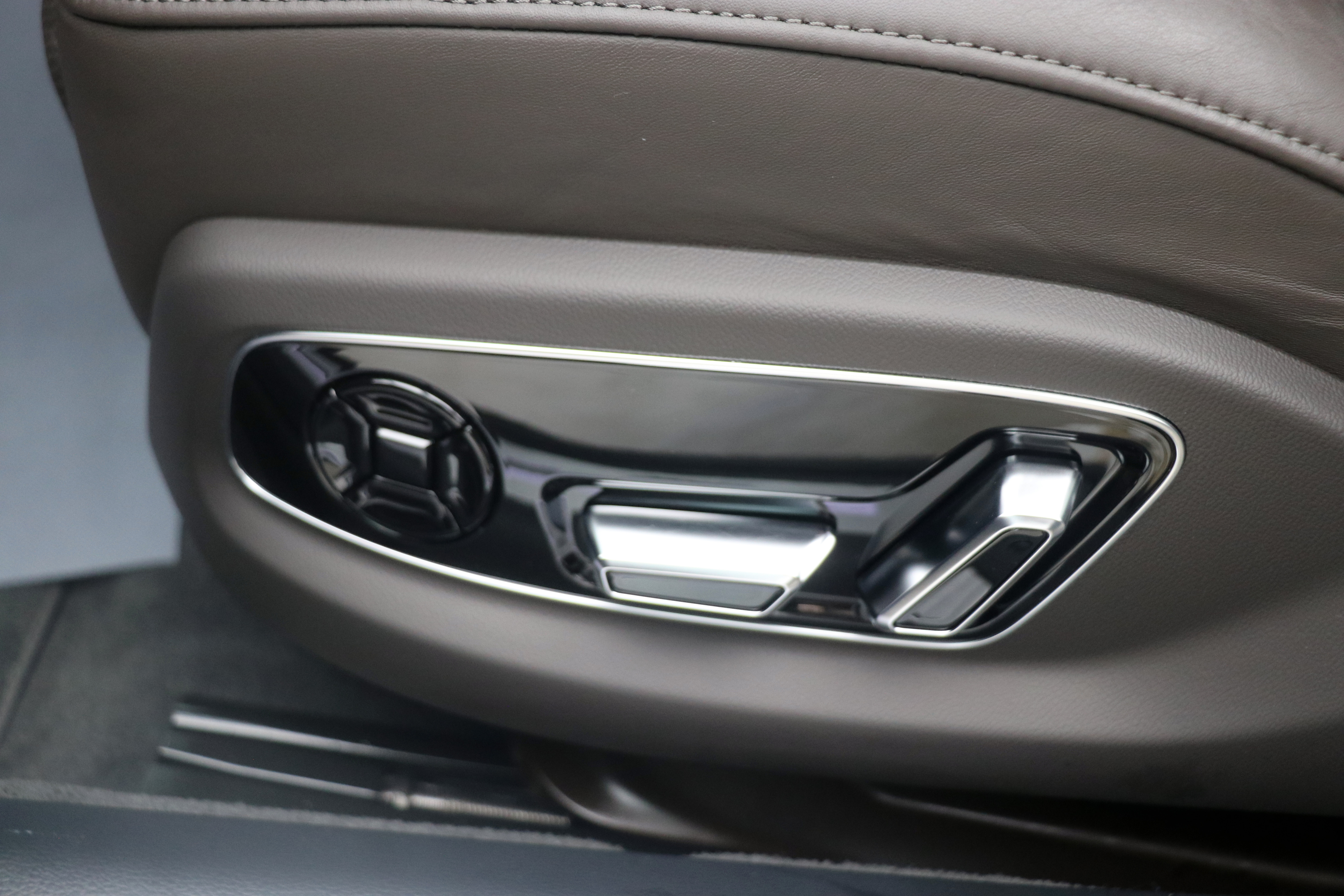 Audi A8 New Energy 2022 car image #14